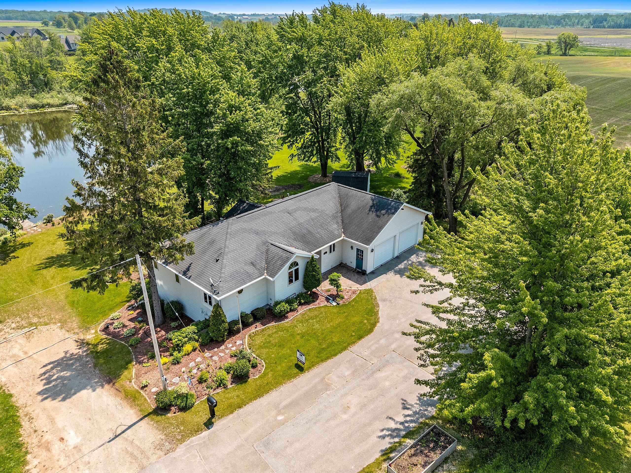 Wisconsin Lake Home for sale (MLS#: 1921282) at 2411  Popp Ln, in Rockland, Wisconsin. (4 of 58)