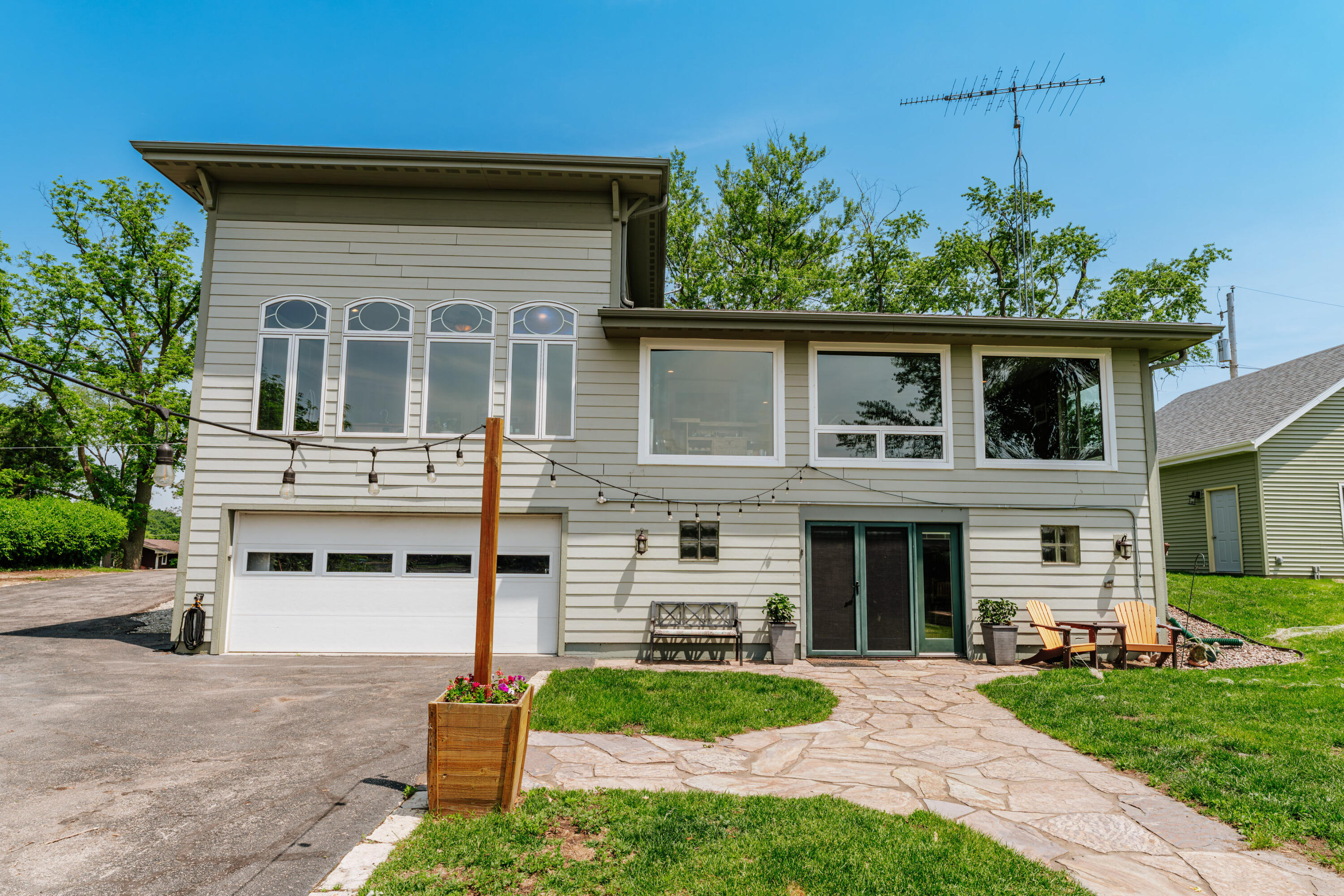 Wisconsin Lake Home for sale (MLS#: 1921300) at 5420 W Peninsula Dr, in Waterford, Wisconsin. (14 of 60)