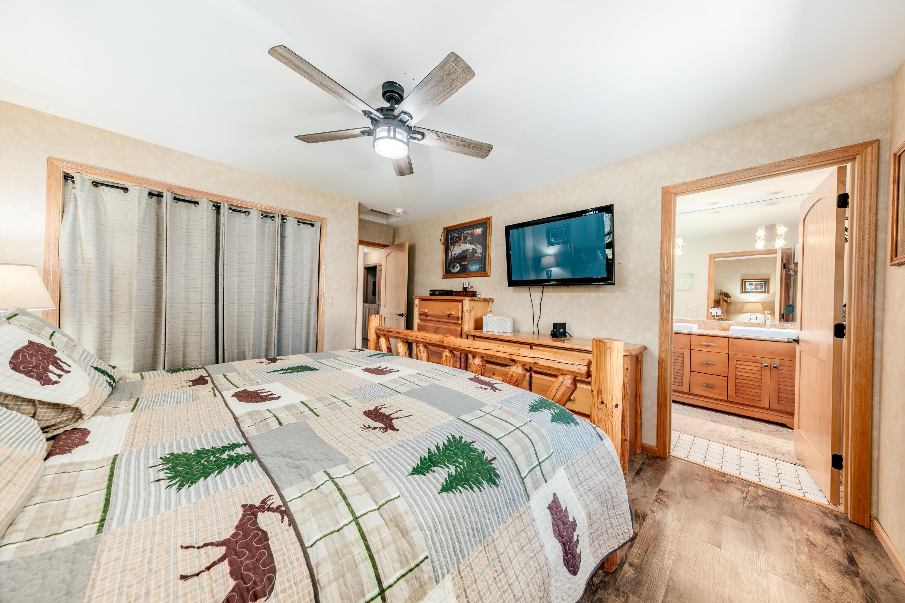 Wisconsin Lake Home for sale (MLS#: 1921300) at 5420 W Peninsula Dr, in Waterford, Wisconsin. (28 of 60)