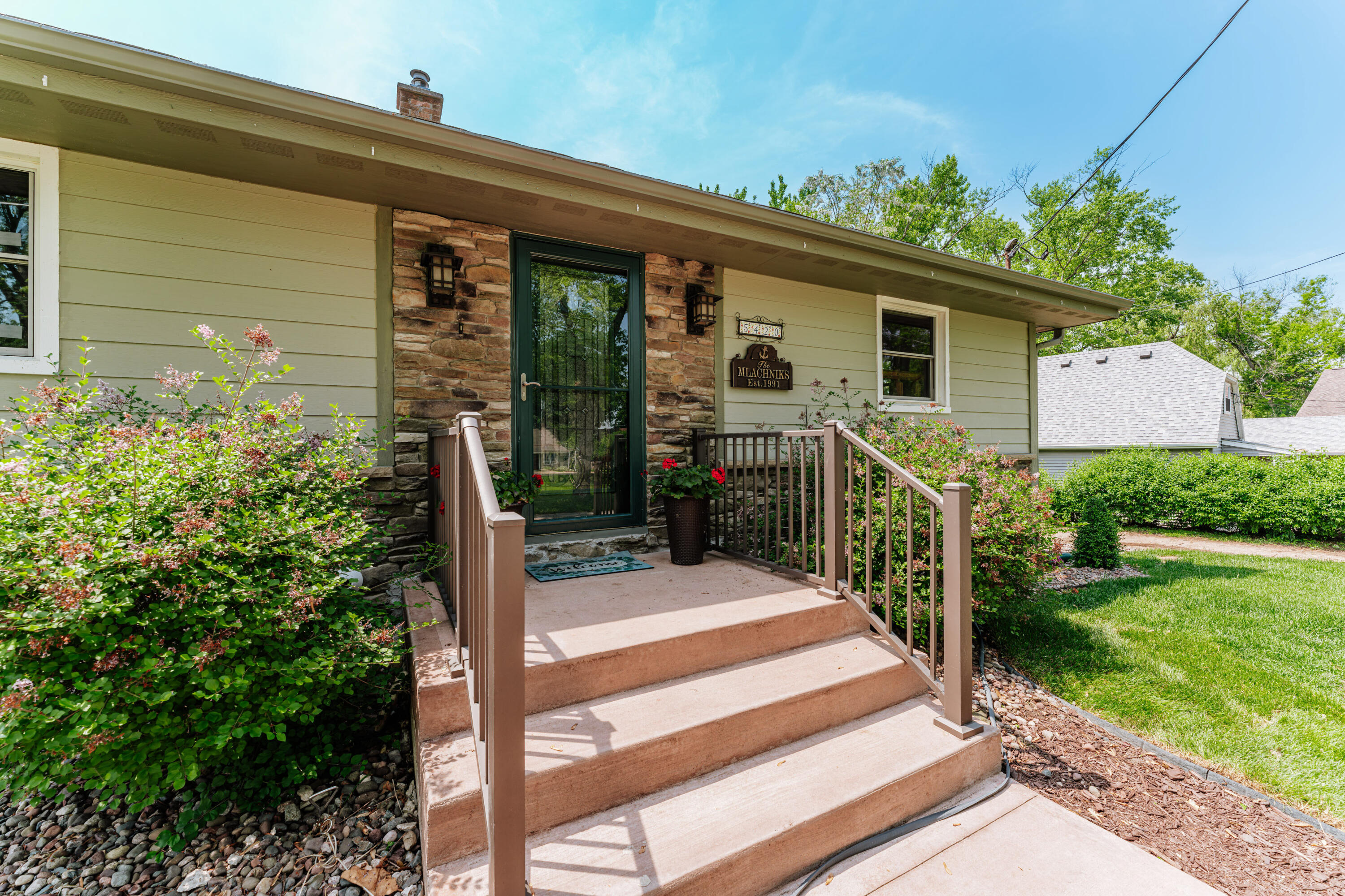 Wisconsin Lake Home for sale (MLS#: 1921300) at 5420 W Peninsula Dr, in Waterford, Wisconsin. (46 of 60)
