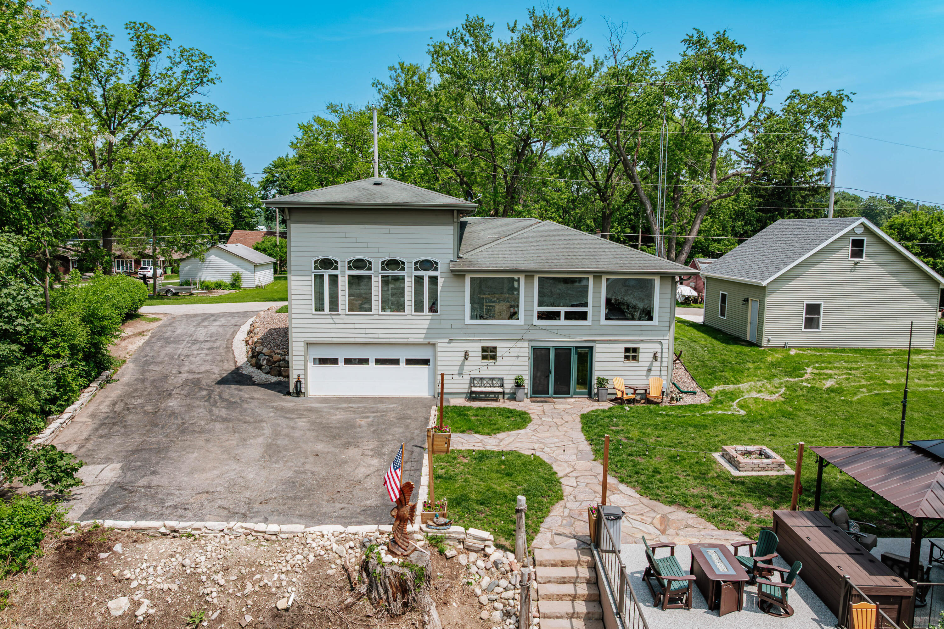 Wisconsin Lake Home for sale (MLS#: 1921300) at 5420 W Peninsula Dr, in Waterford, Wisconsin. (8 of 60)