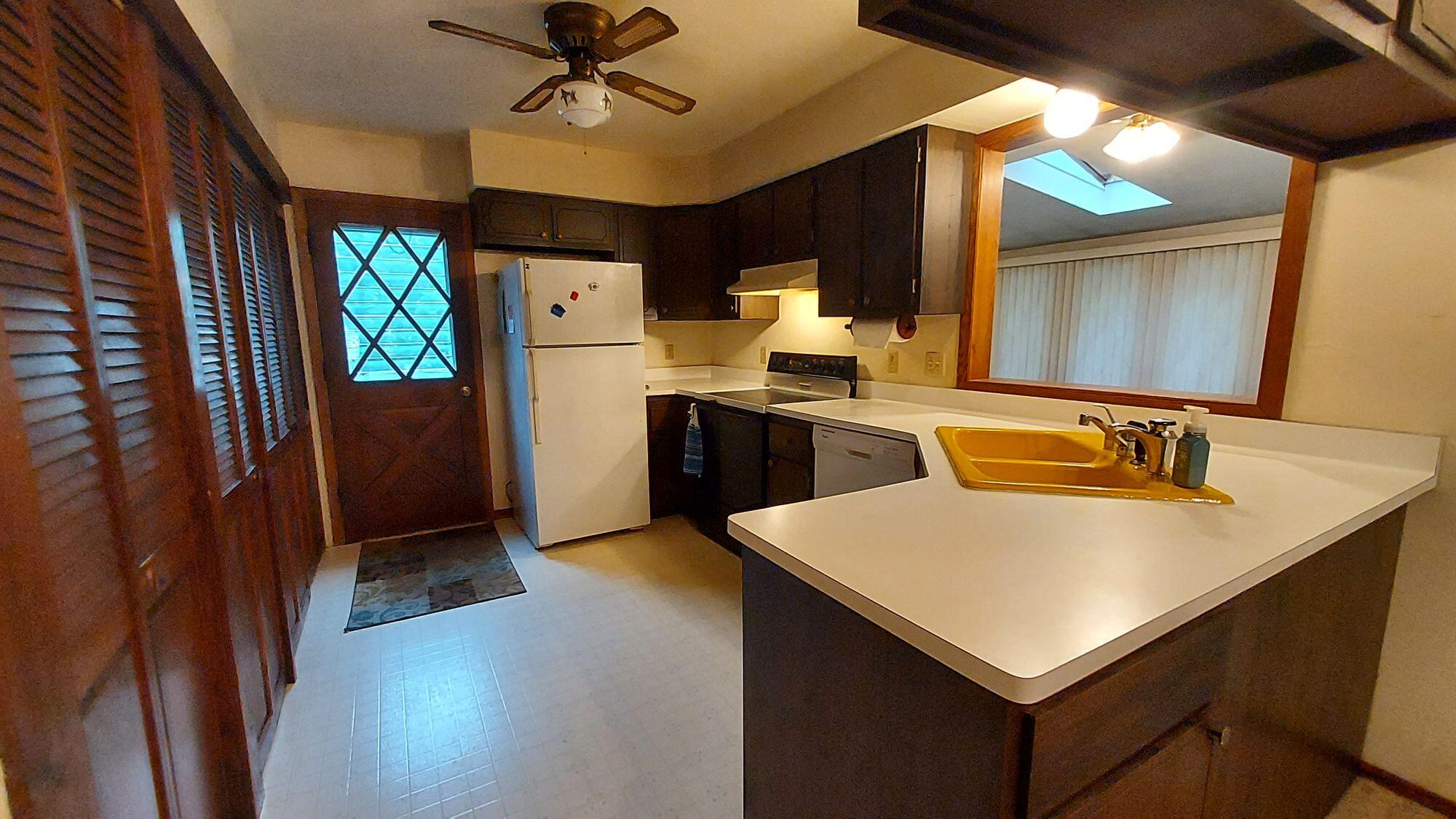 Wisconsin Lake Home for sale (MLS#: 1921372) at S102W34573  Lower Clarks Park Rd, in Eagle, Wisconsin. (9 of 32)