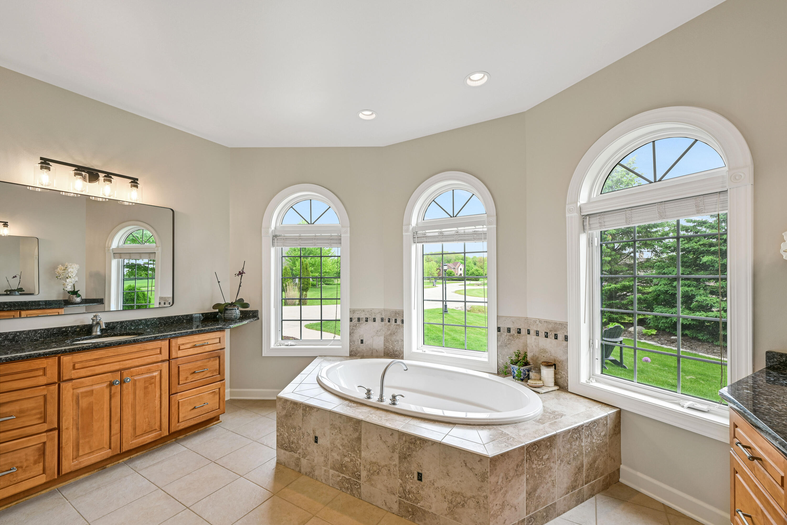Wisconsin Lake Home for sale (MLS#: 1921510) at 13345 N Laurel Ln, in Mequon, Wisconsin. (17 of 46)
