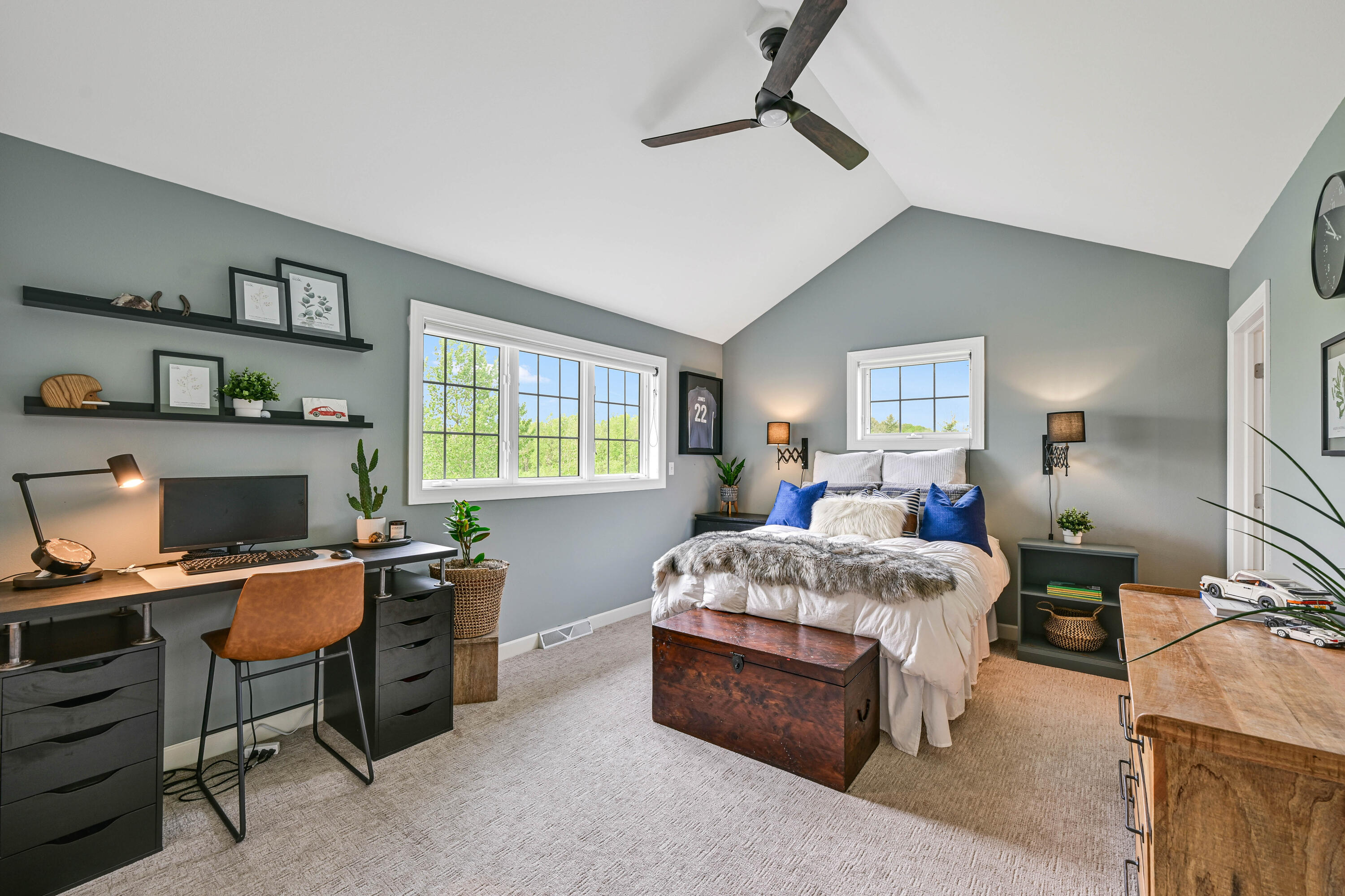 Wisconsin Lake Home for sale (MLS#: 1921510) at 13345 N Laurel Ln, in Mequon, Wisconsin. (22 of 46)