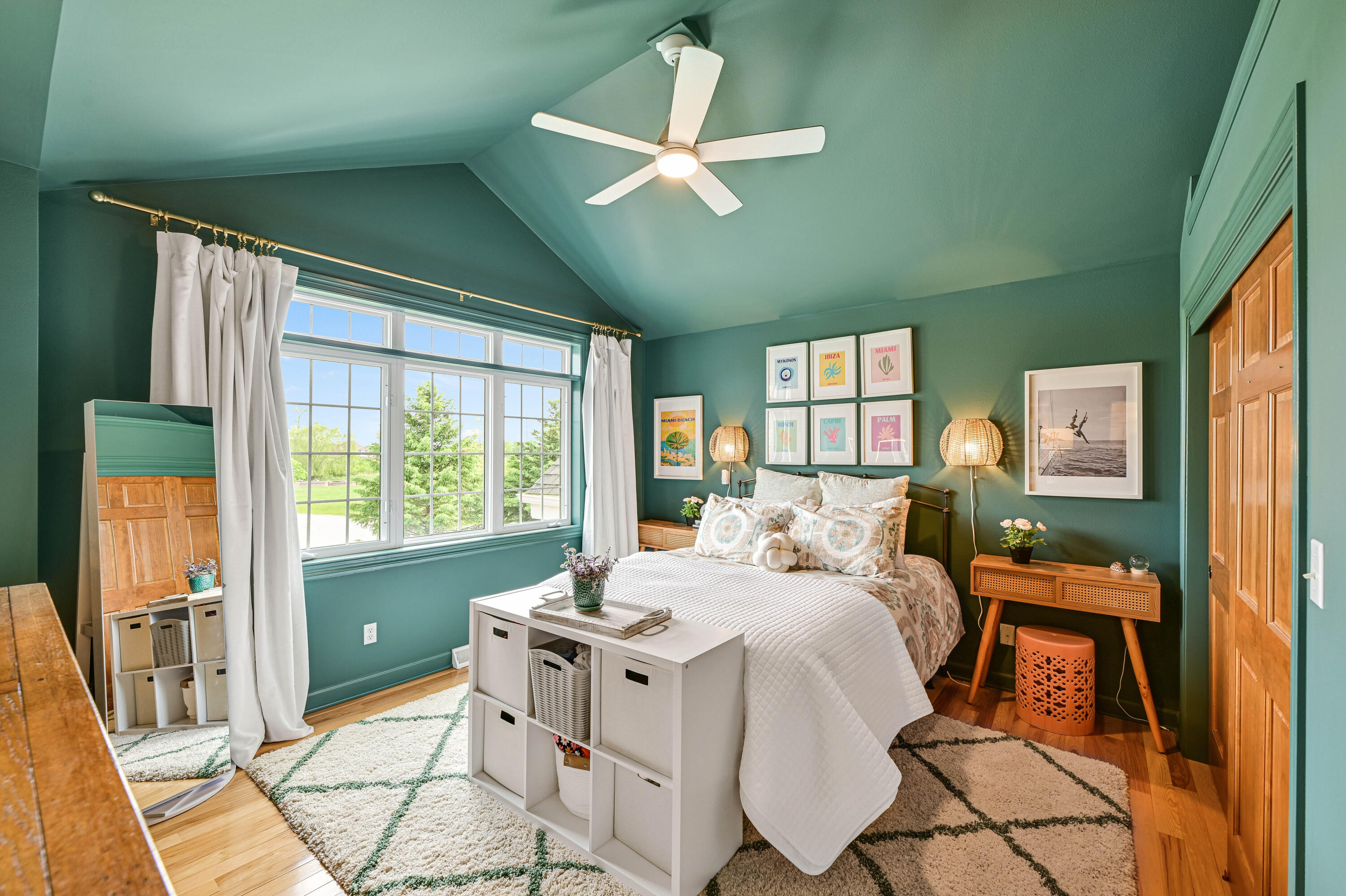 Wisconsin Lake Home for sale (MLS#: 1921510) at 13345 N Laurel Ln, in Mequon, Wisconsin. (24 of 46)
