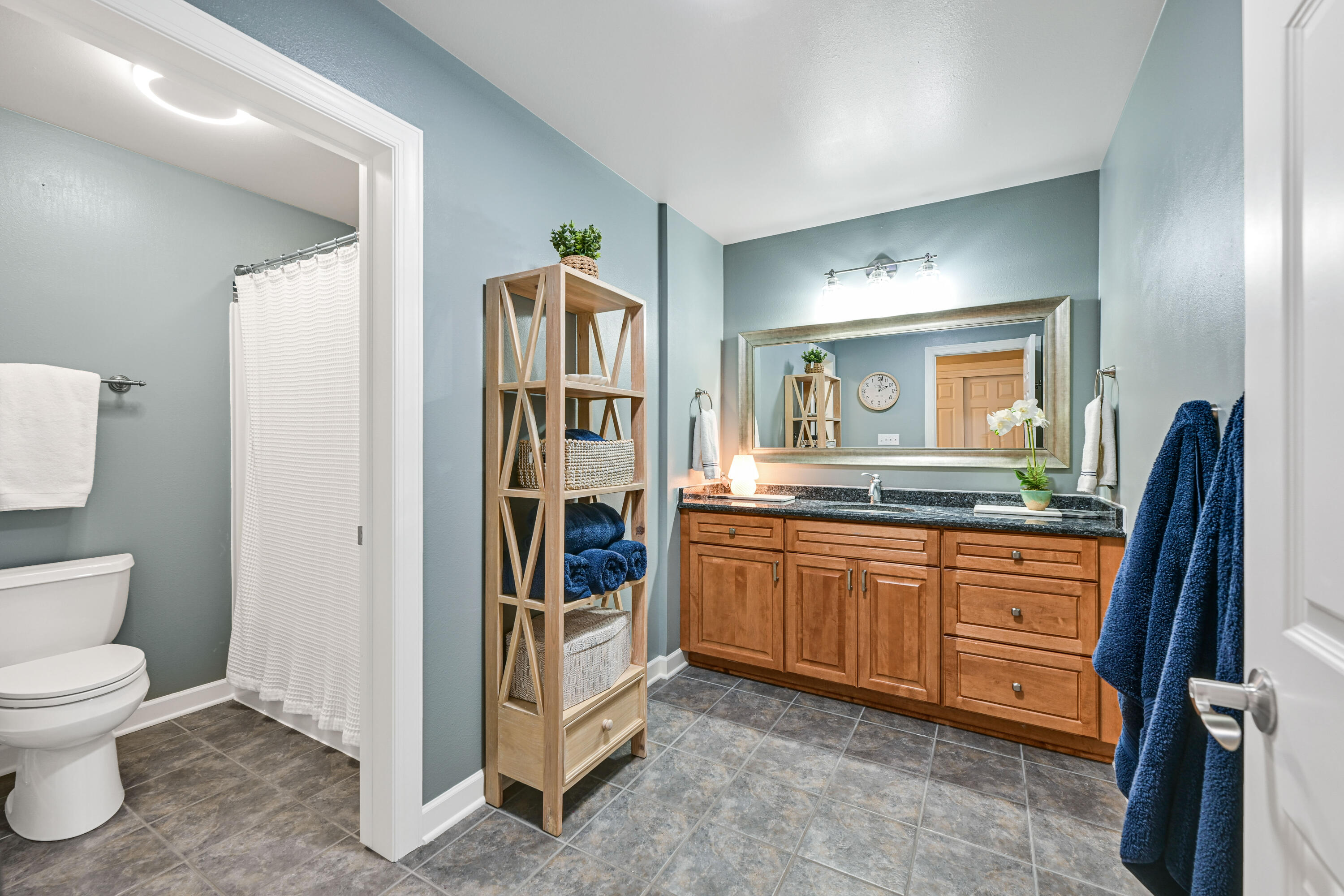 Wisconsin Lake Home for sale (MLS#: 1921510) at 13345 N Laurel Ln, in Mequon, Wisconsin. (25 of 46)