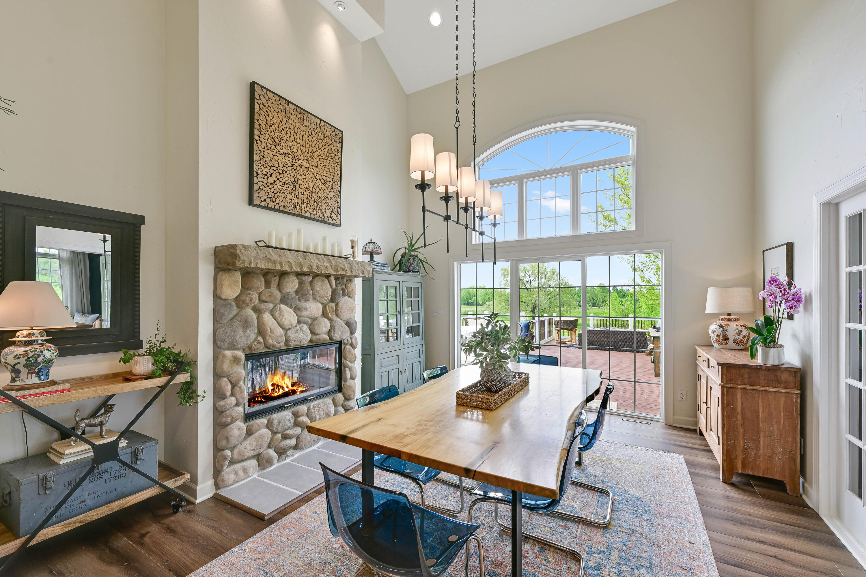 Wisconsin Lake Home for sale (MLS#: 1921510) at 13345 N Laurel Ln, in Mequon, Wisconsin. (4 of 46)