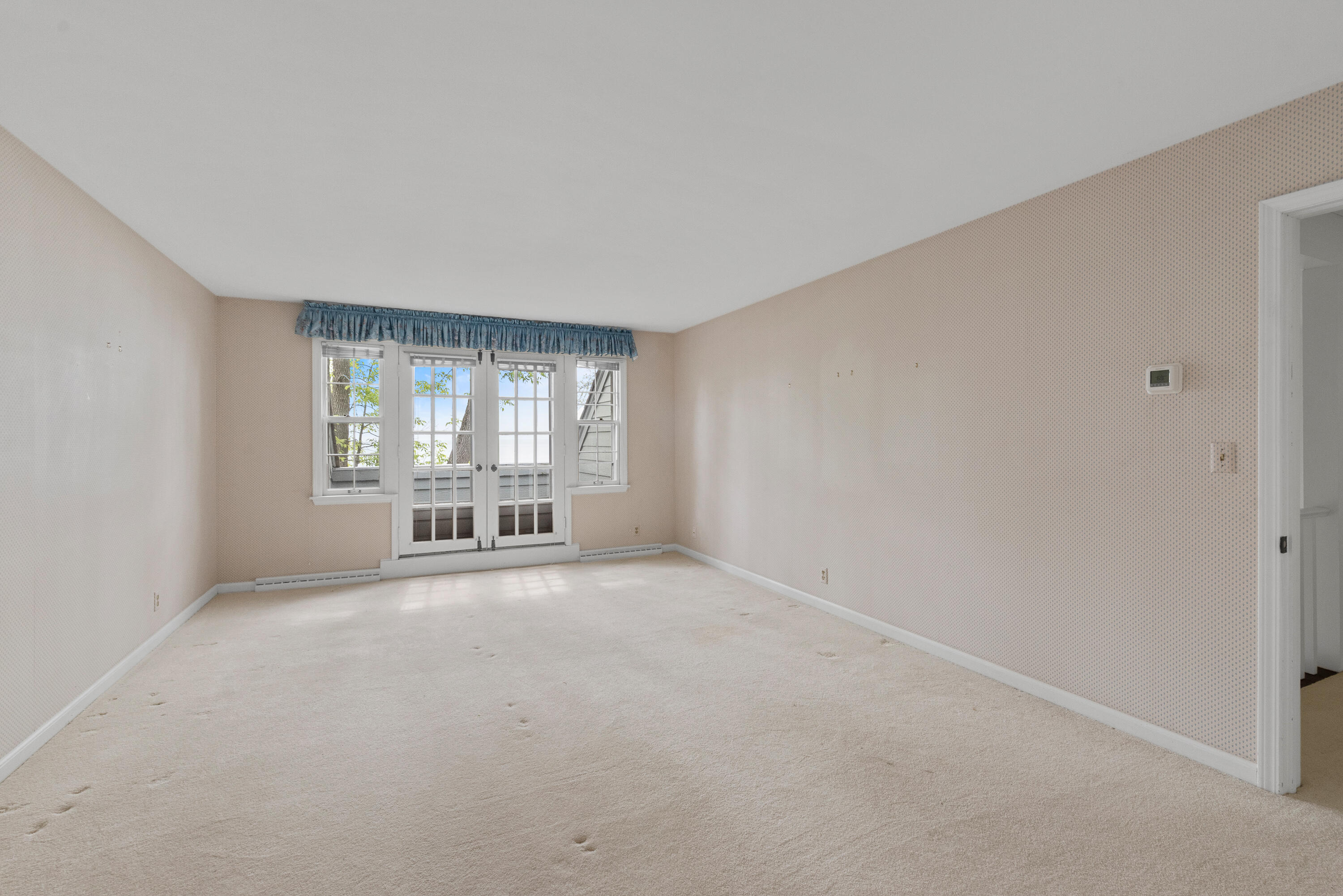 Wisconsin Lake Home for sale (MLS#: 1921543) at 7954 N Beach Dr, in Fox Point, Wisconsin. (14 of 40)