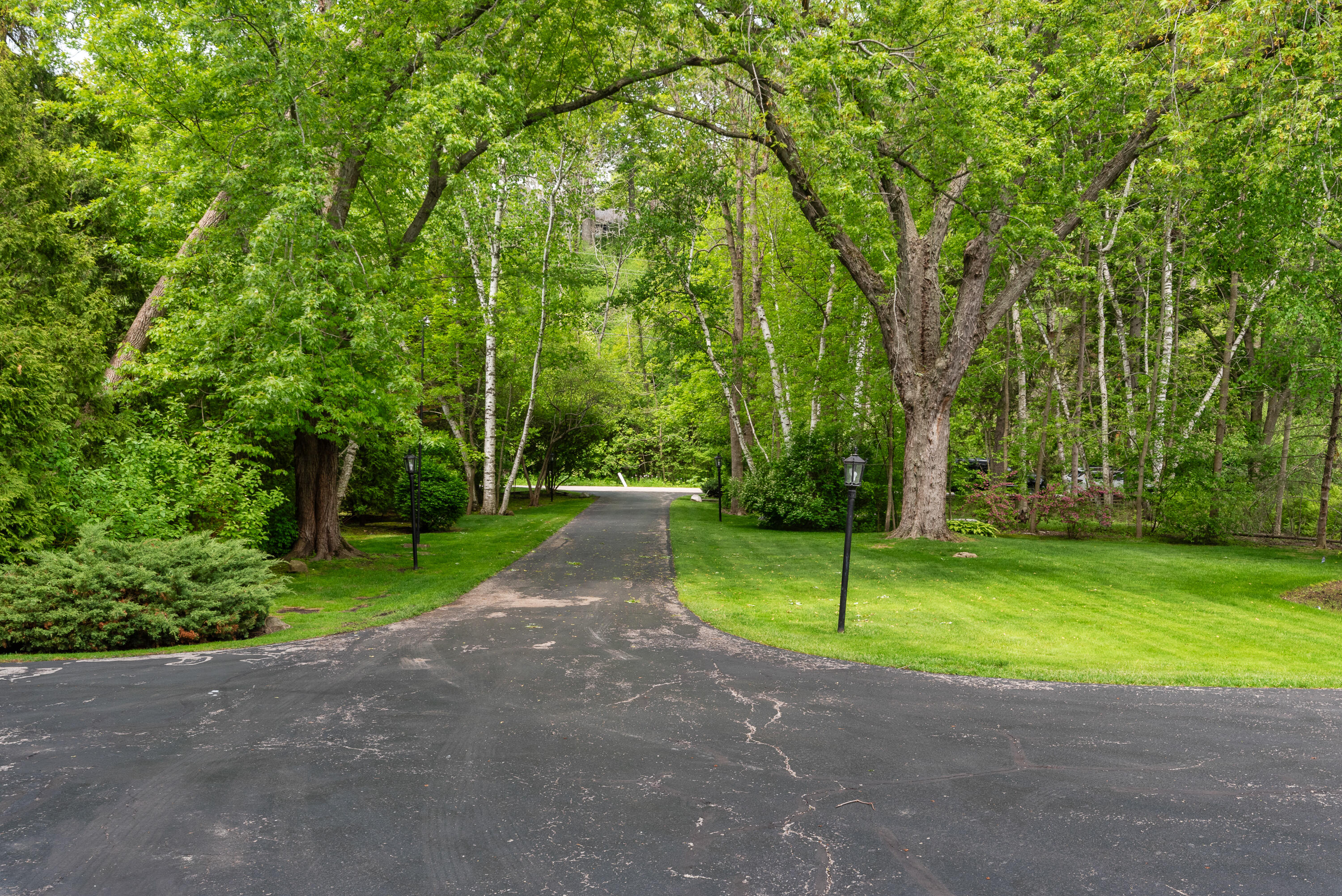 Wisconsin Lake Home for sale (MLS#: 1921543) at 7954 N Beach Dr, in Fox Point, Wisconsin. (16 of 40)