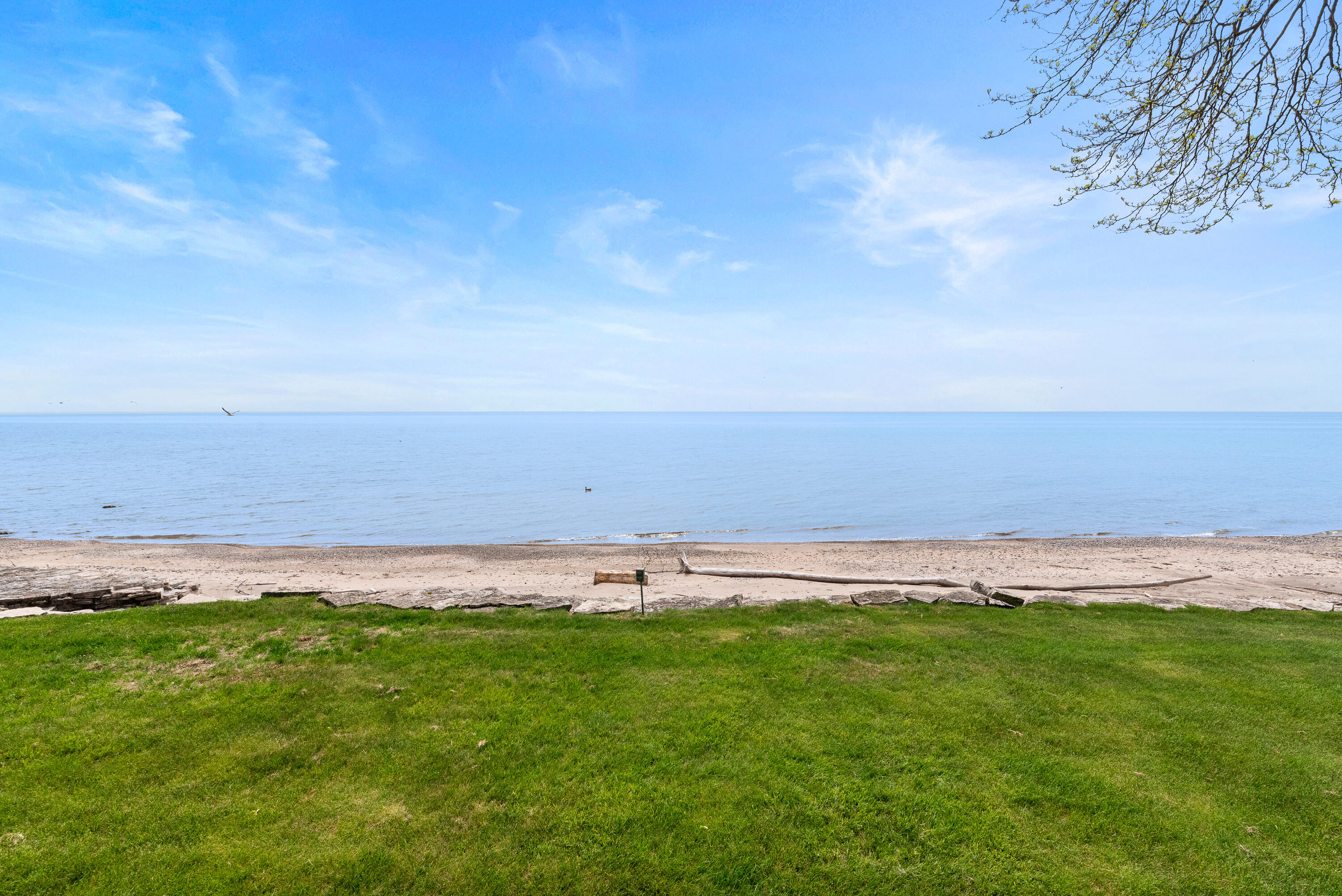 Wisconsin Lake Home for sale (MLS#: 1921543) at 7954 N Beach Dr, in Fox Point, Wisconsin. (20 of 40)