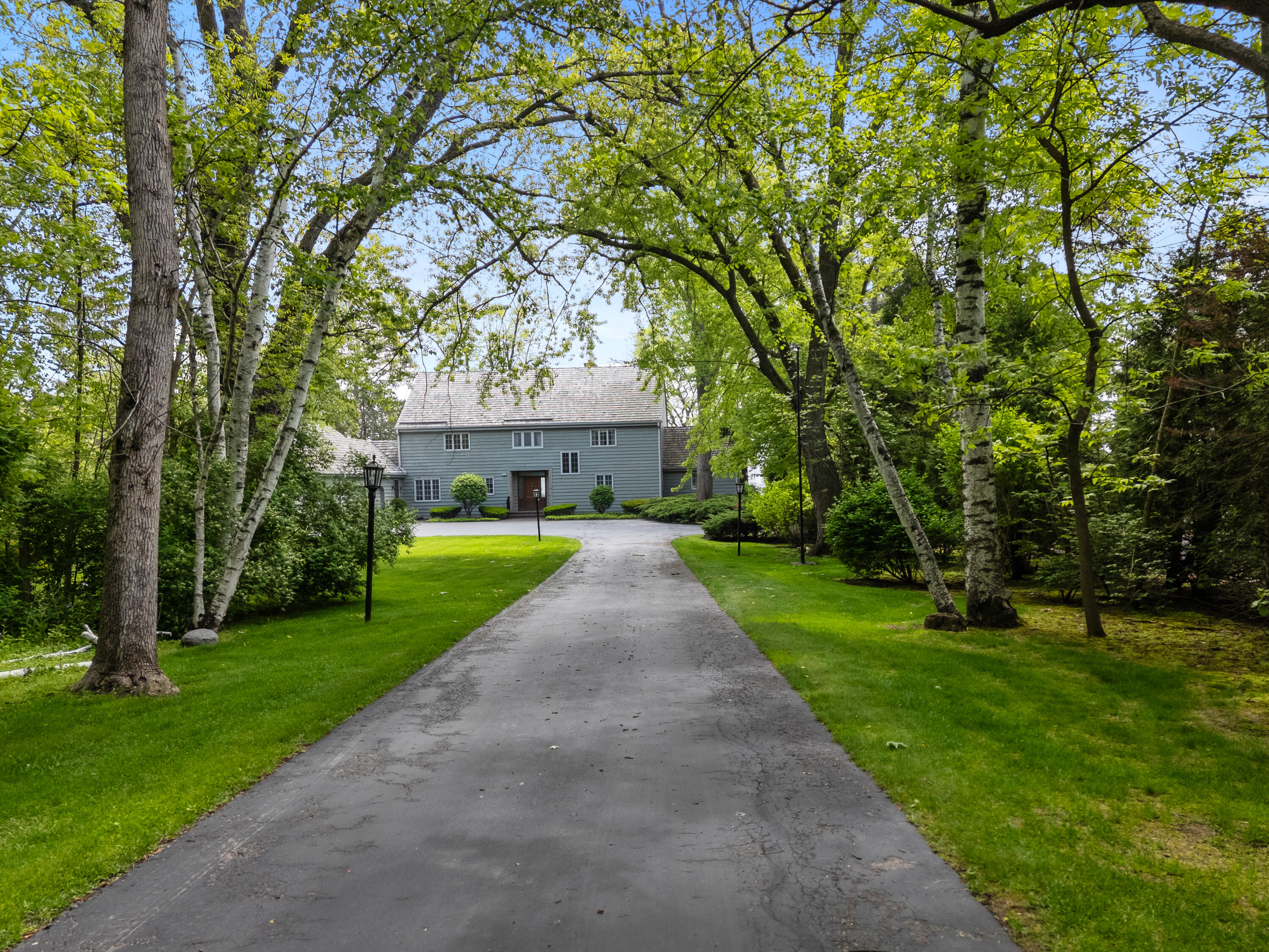Wisconsin Lake Home for sale (MLS#: 1921543) at 7954 N Beach Dr, in Fox Point, Wisconsin. (3 of 40)