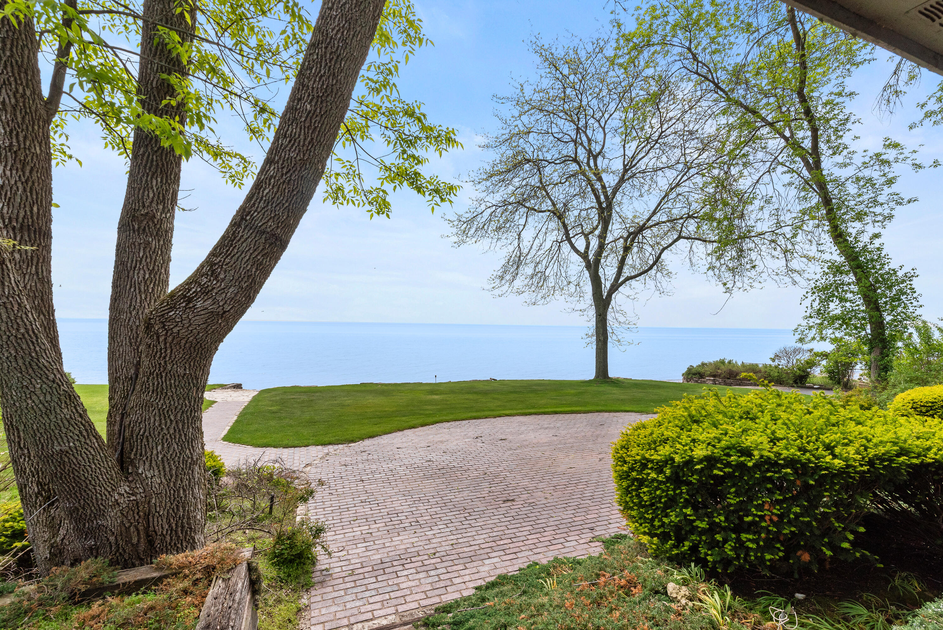 Wisconsin Lake Home for sale (MLS#: 1921543) at 7954 N Beach Dr, in Fox Point, Wisconsin. (23 of 40)