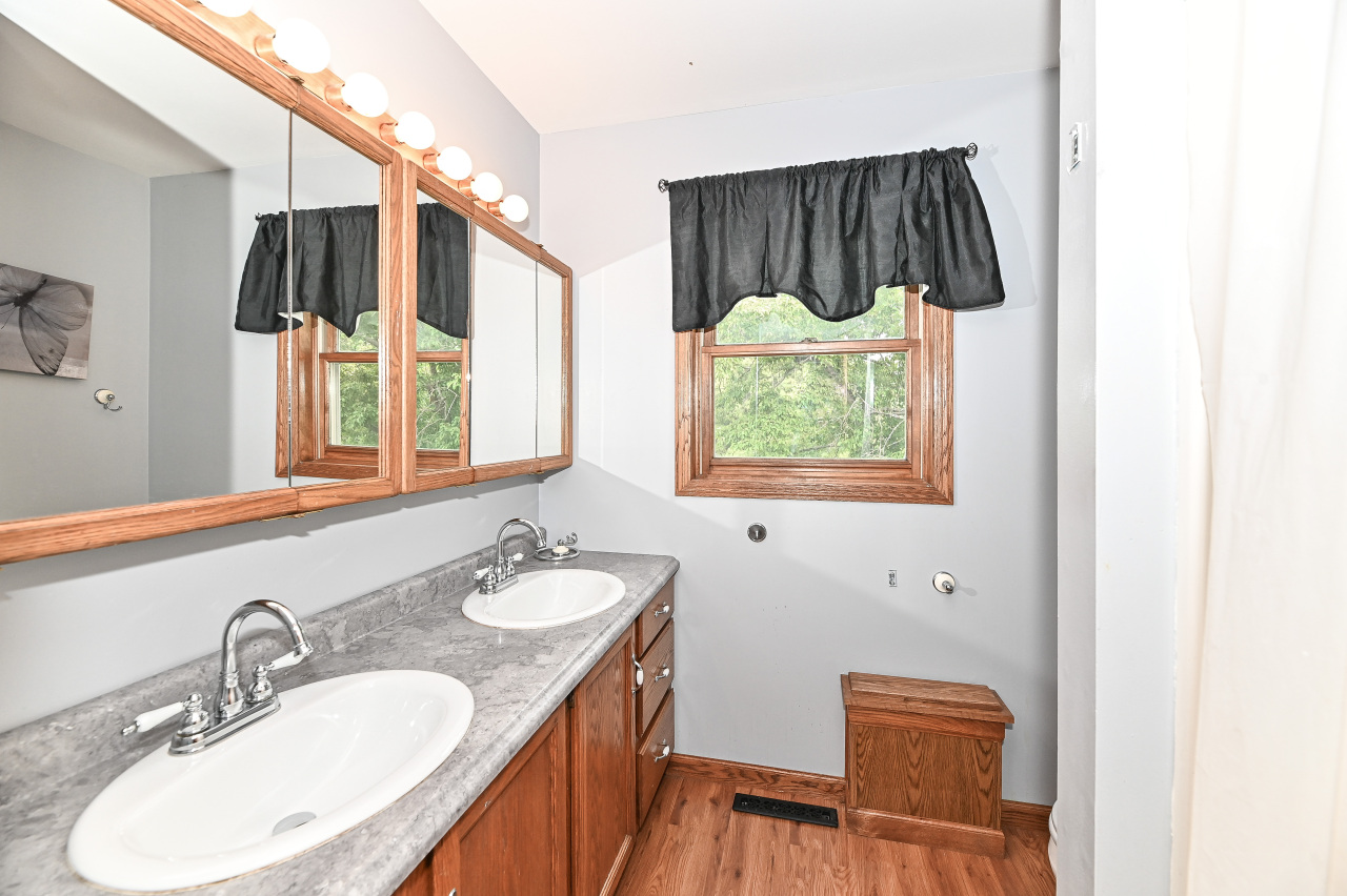 Wisconsin Lake Home for sale (MLS#: 1921583) at 232  Capital St, in Burlington, Wisconsin. (16 of 29)