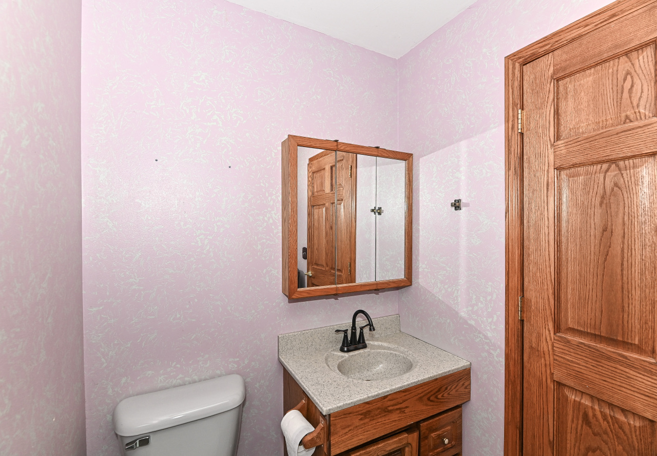 Wisconsin Lake Home for sale (MLS#: 1921583) at 232  Capital St, in Burlington, Wisconsin. (21 of 29)