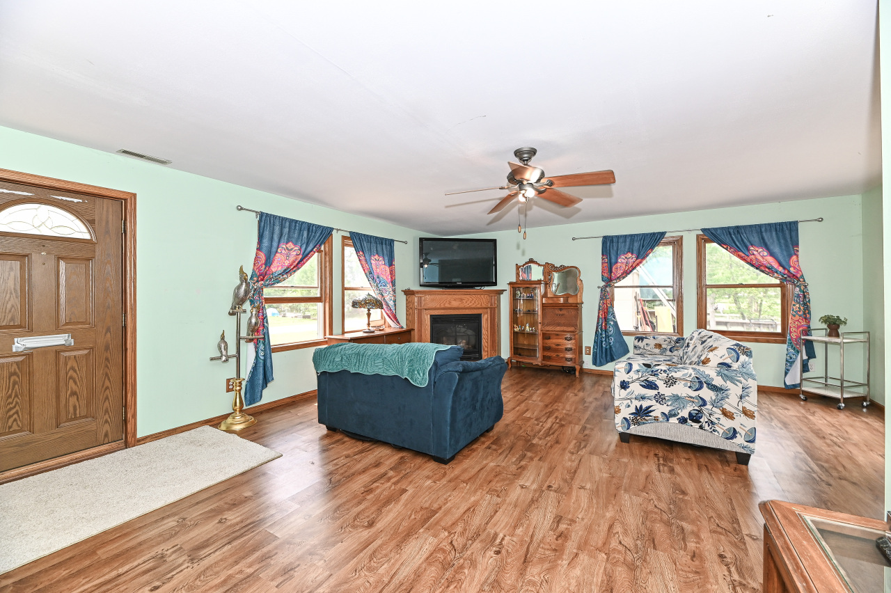 Wisconsin Lake Home for sale (MLS#: 1921583) at 232  Capital St, in Burlington, Wisconsin. (5 of 29)