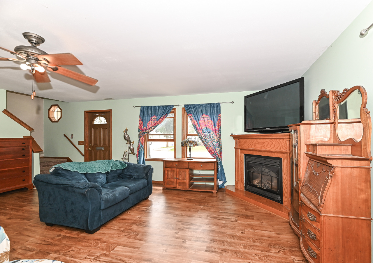 Wisconsin Lake Home for sale (MLS#: 1921583) at 232  Capital St, in Burlington, Wisconsin. (8 of 29)