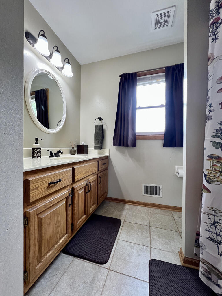 Wisconsin Lake Home for sale (MLS#: 1921959) at 7115  Joy Marie Ln, in Waterford, Wisconsin. (30 of 66)