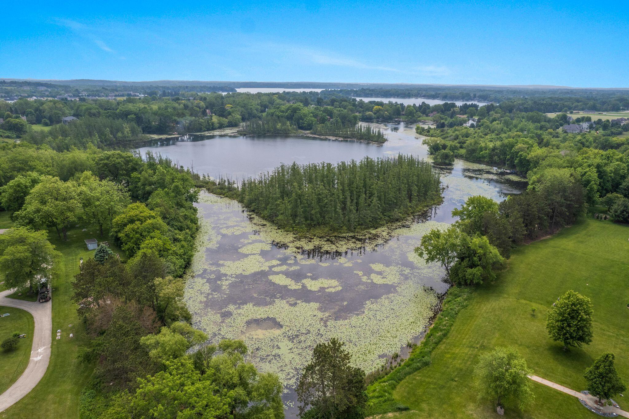 Wisconsin Lake Home for sale (MLS#: 1921978) at W356N6752 E Stonewood Dr, in Oconomowoc, Wisconsin. (2 of 39)