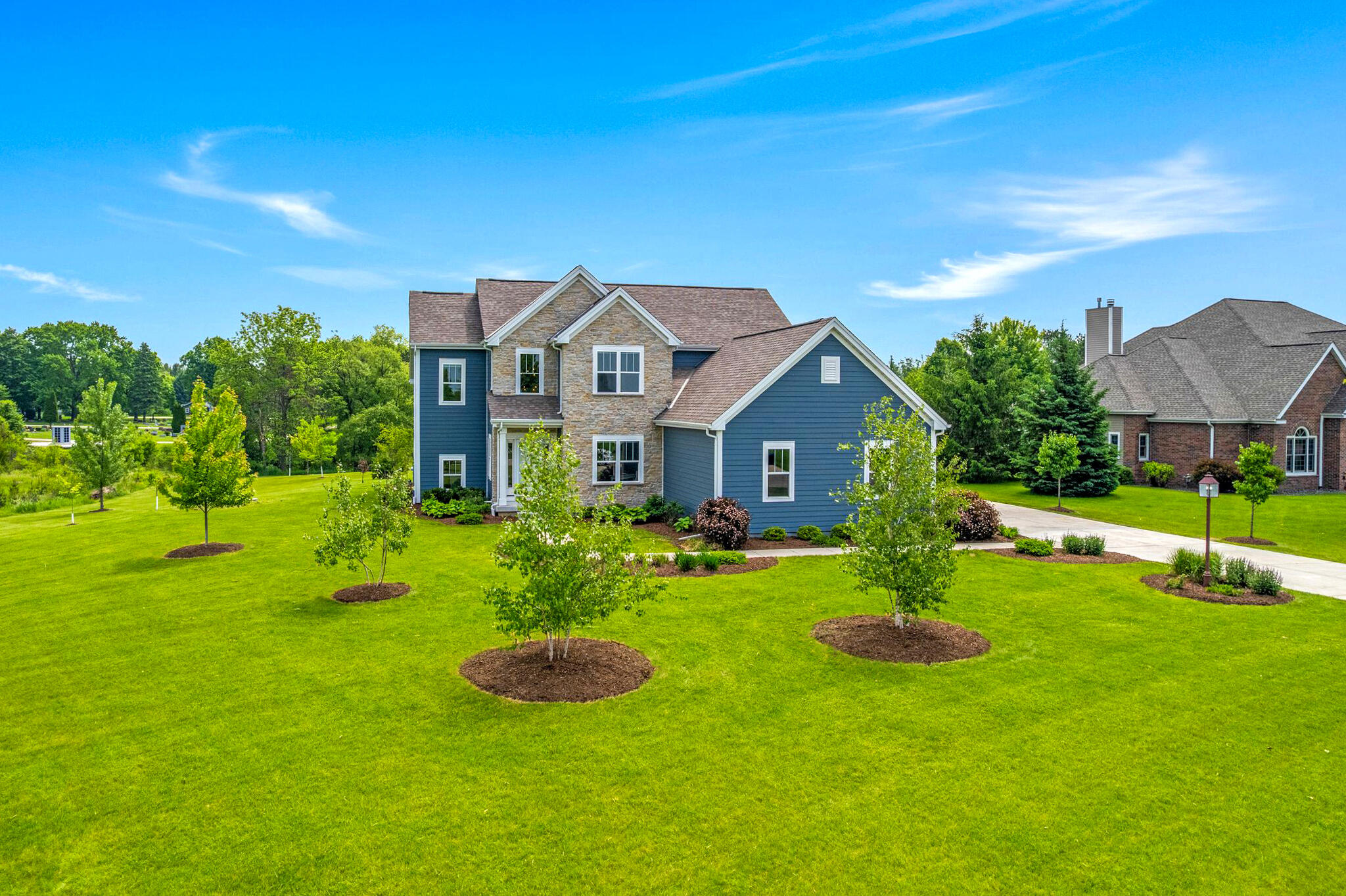 Wisconsin Lake Home for sale (MLS#: 1921978) at W356N6752 E Stonewood Dr, in Oconomowoc, Wisconsin. (4 of 39)