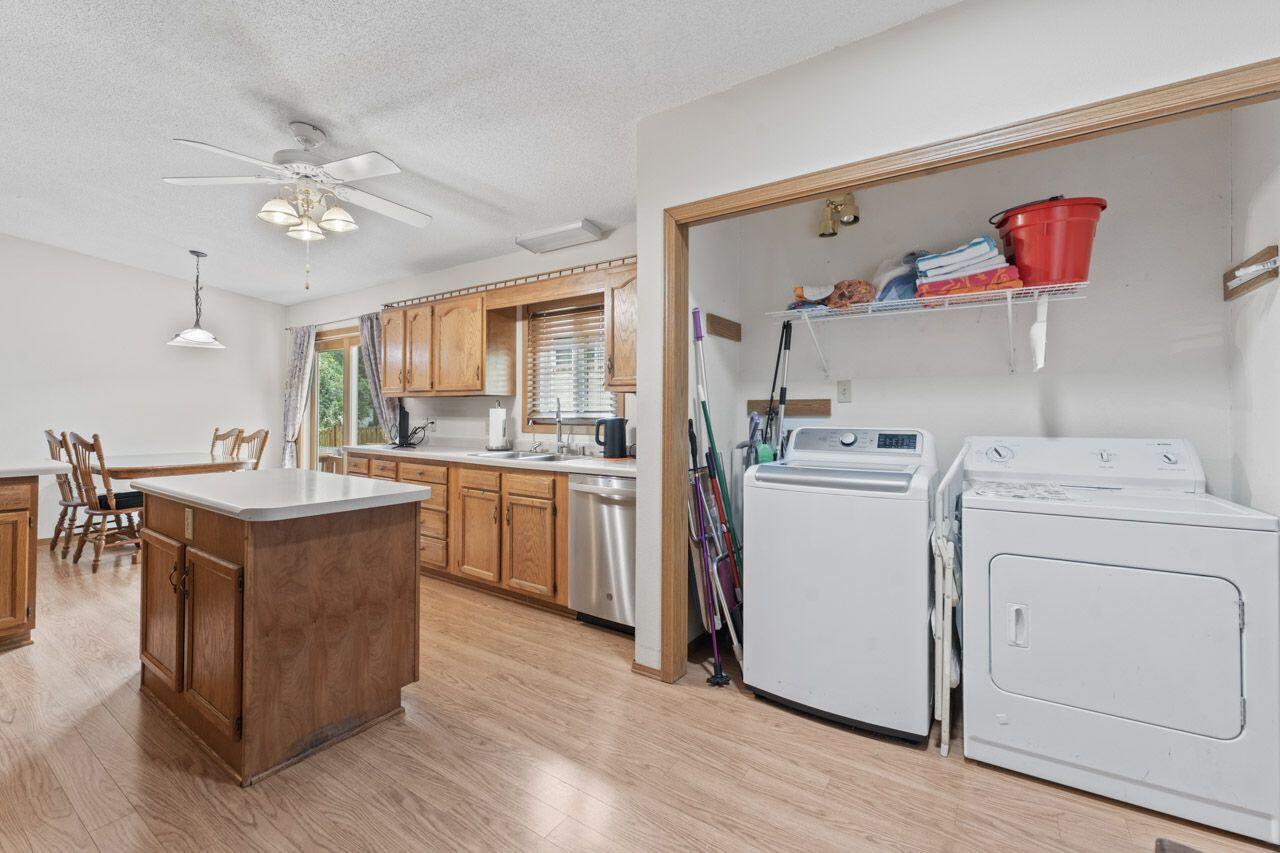 Wisconsin Lake Home for sale (MLS#: 1921990) at 12129  221st Ave, in Salem Lakes, Wisconsin. (13 of 50)