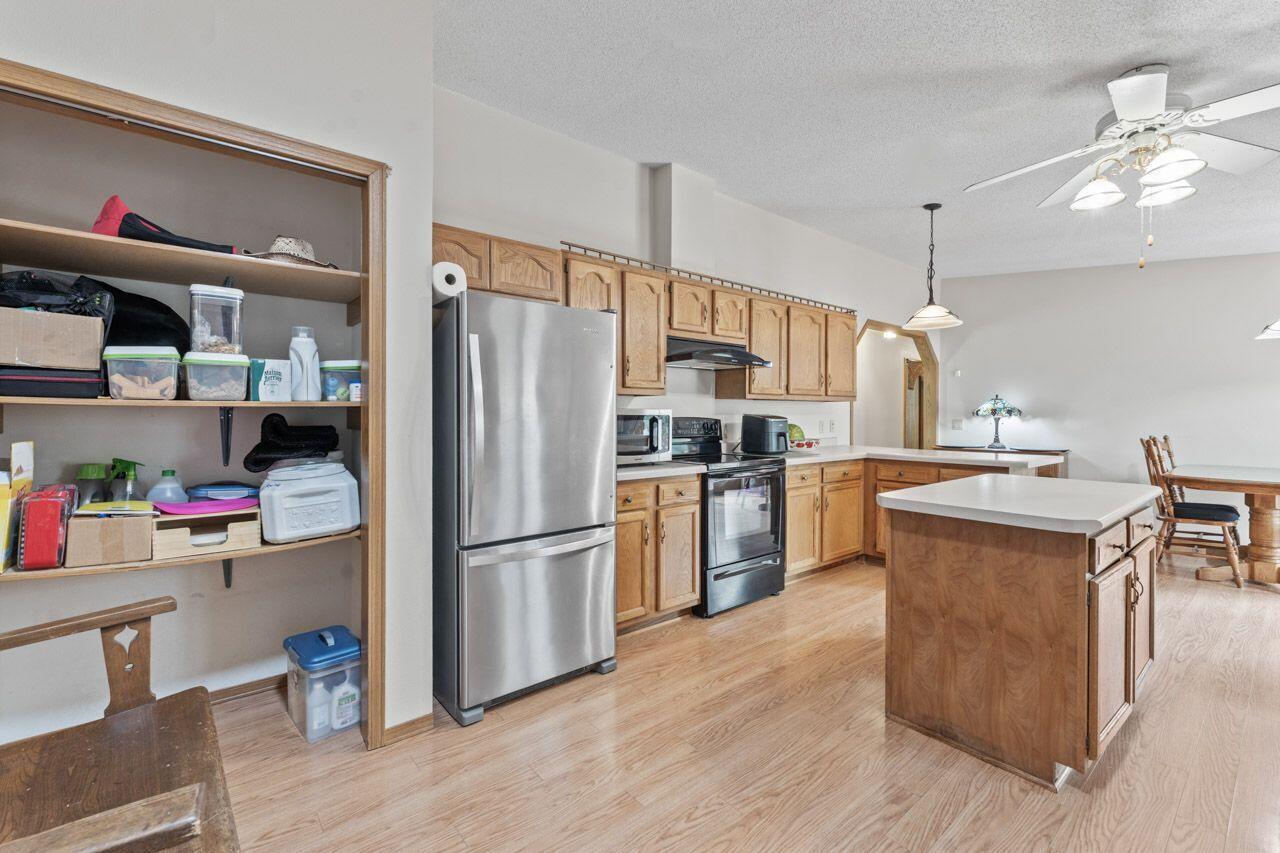 Wisconsin Lake Home for sale (MLS#: 1921990) at 12129  221st Ave, in Salem Lakes, Wisconsin. (14 of 50)