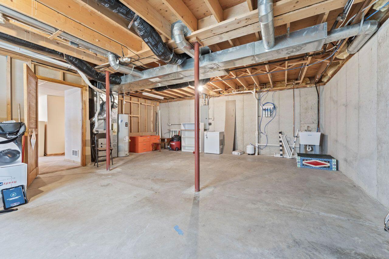 Wisconsin Lake Home for sale (MLS#: 1921990) at 12129  221st Ave, in Salem Lakes, Wisconsin. (31 of 50)