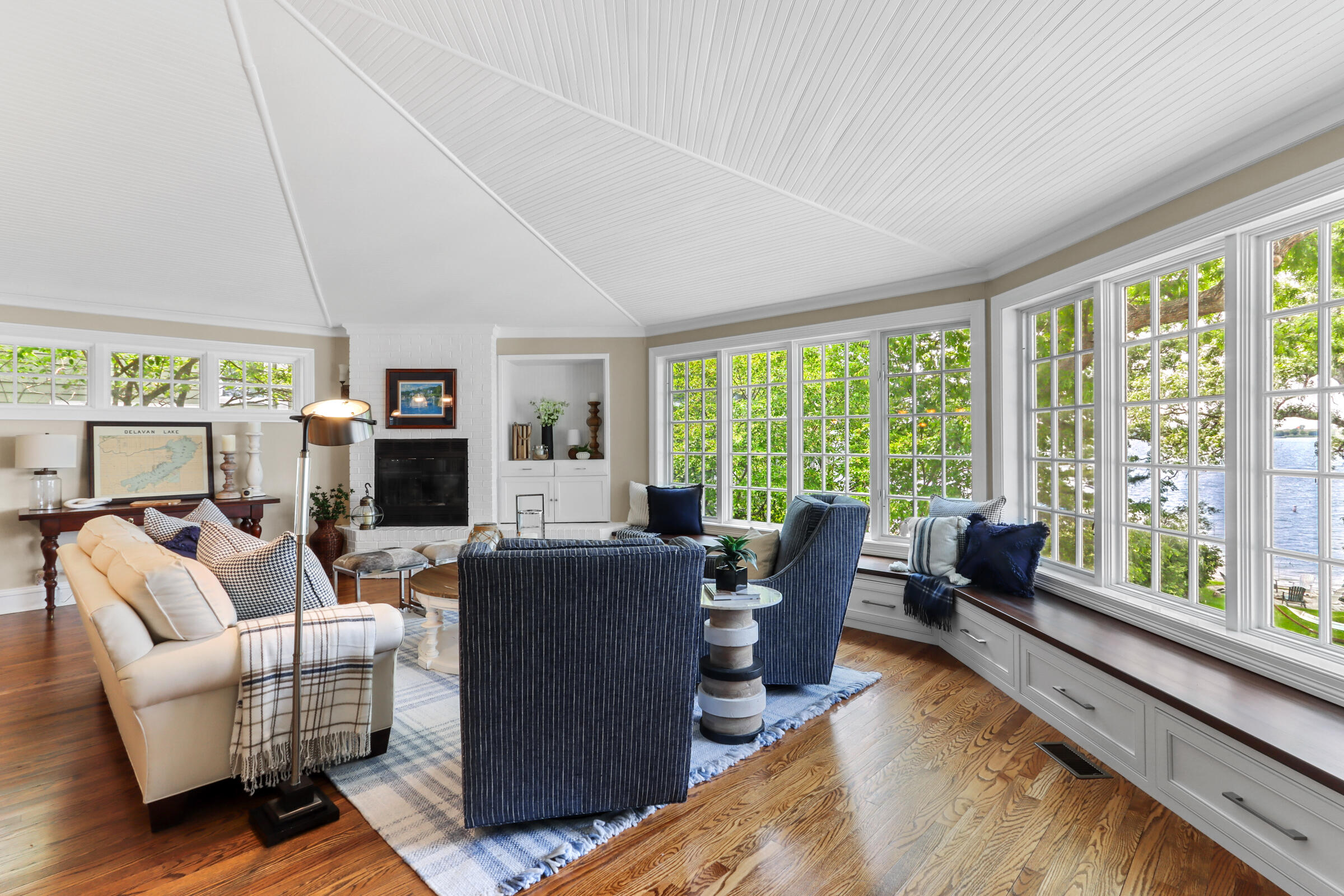 Wisconsin Lake Home for sale (MLS#: 1922000) at 1809  South Shore Dr, in Delavan, Wisconsin. (3 of 72)