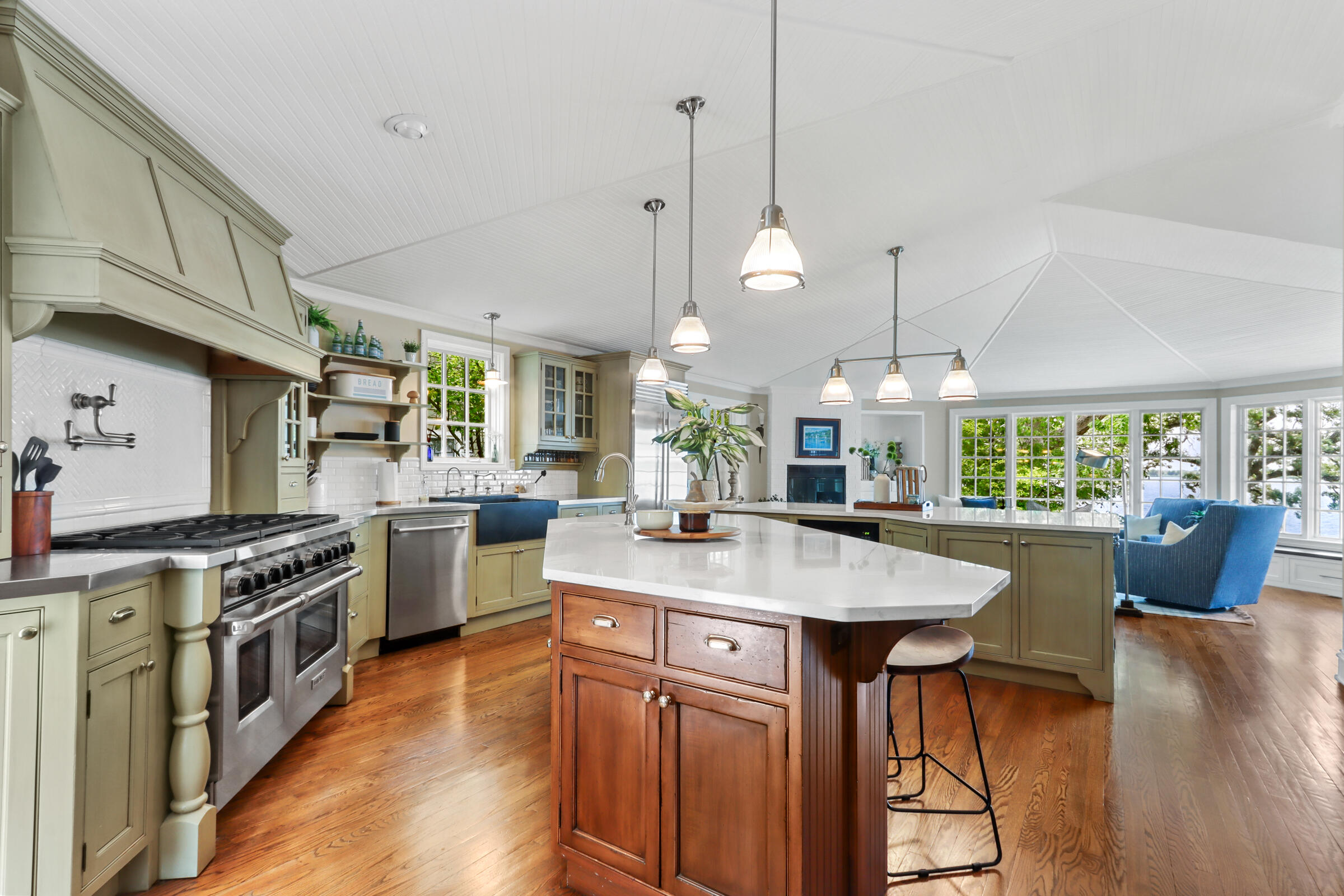 Wisconsin Lake Home for sale (MLS#: 1922000) at 1809  South Shore Dr, in Delavan, Wisconsin. (5 of 72)