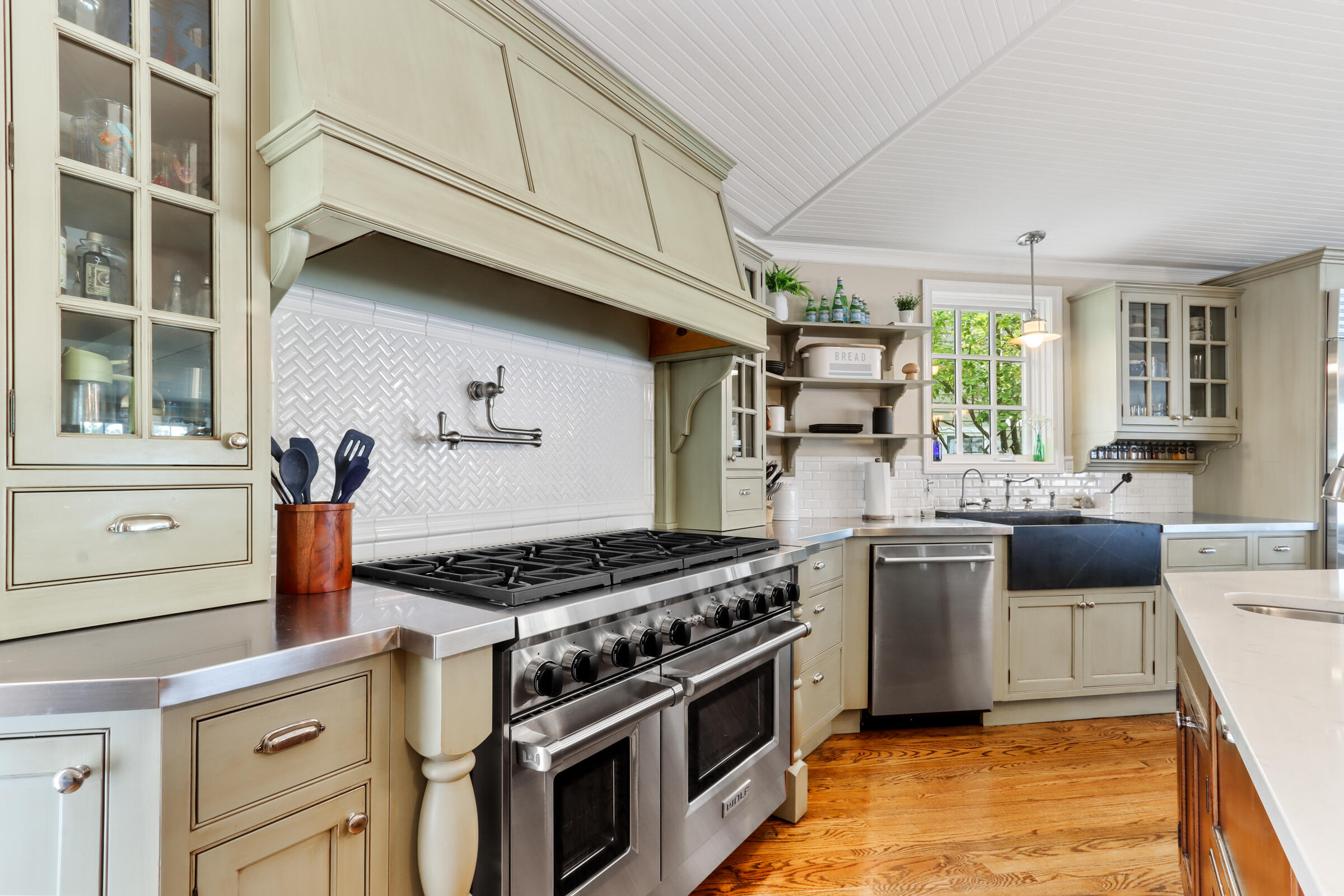 Wisconsin Lake Home for sale (MLS#: 1922000) at 1809  South Shore Dr, in Delavan, Wisconsin. (6 of 72)