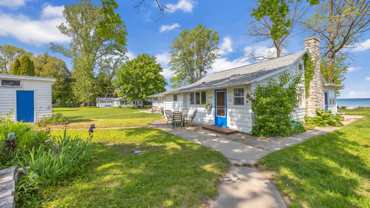 Wisconsin Lake Home for sale (MLS#: 1922005) at N133  Surfside Dr, in Holland, Wisconsin. (2 of 36)