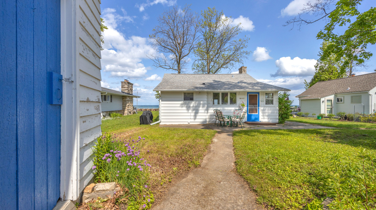 Wisconsin Lake Home for sale (MLS#: 1922005) at N133  Surfside Dr, in Holland, Wisconsin. (14 of 36)