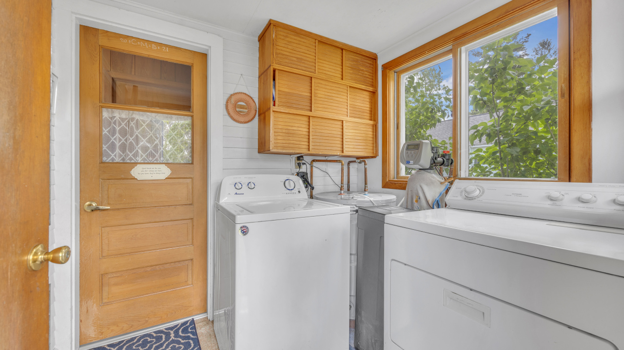 Wisconsin Lake Home for sale (MLS#: 1922005) at N133  Surfside Dr, in Holland, Wisconsin. (3 of 36)