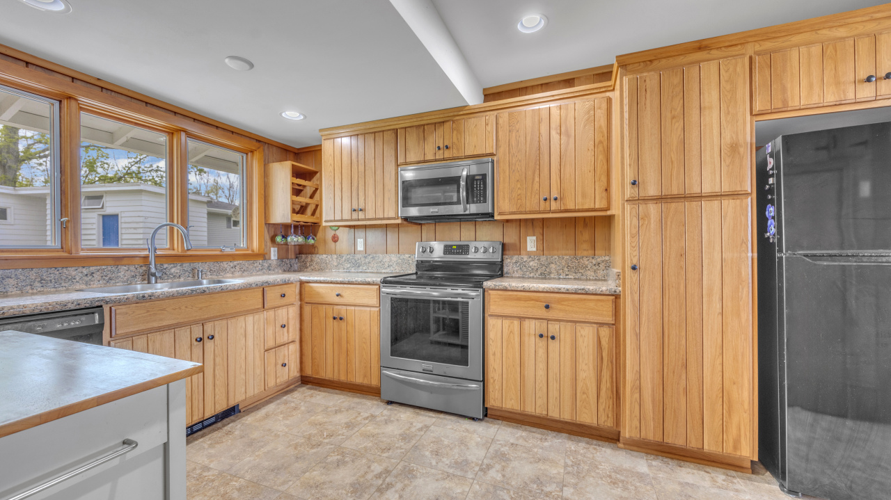 Wisconsin Lake Home for sale (MLS#: 1922005) at N133  Surfside Dr, in Holland, Wisconsin. (28 of 36)