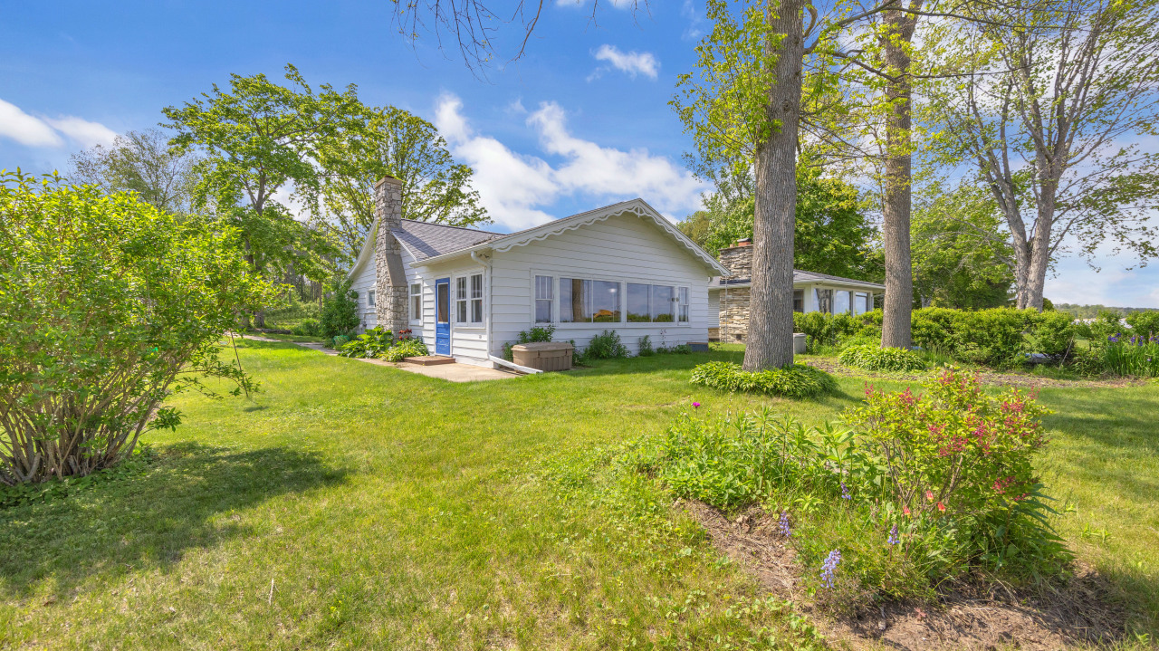 Wisconsin Lake Home for sale (MLS#: 1922005) at N133  Surfside Dr, in Holland, Wisconsin. (35 of 36)