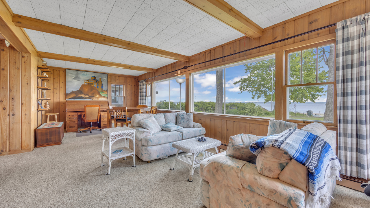 Wisconsin Lake Home for sale (MLS#: 1922005) at N133  Surfside Dr, in Holland, Wisconsin. (5 of 36)