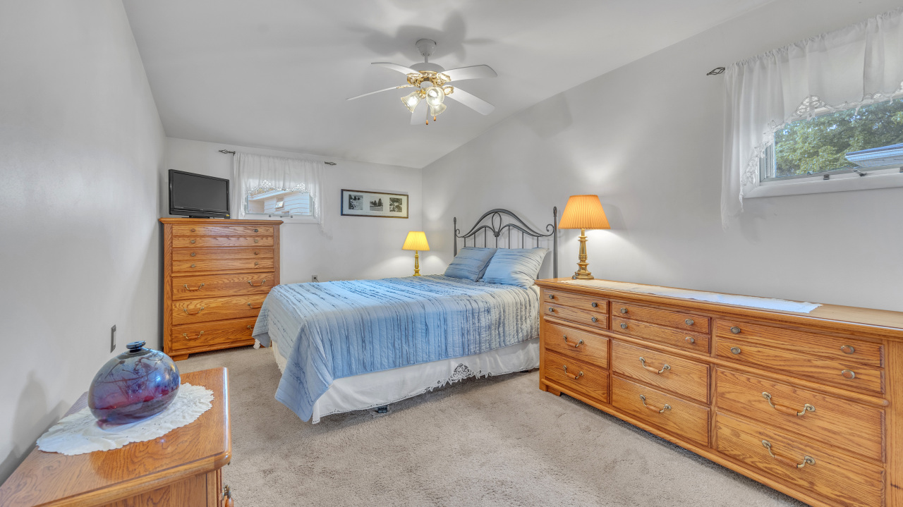 Wisconsin Lake Home for sale (MLS#: 1922005) at N133  Surfside Dr, in Holland, Wisconsin. (9 of 36)