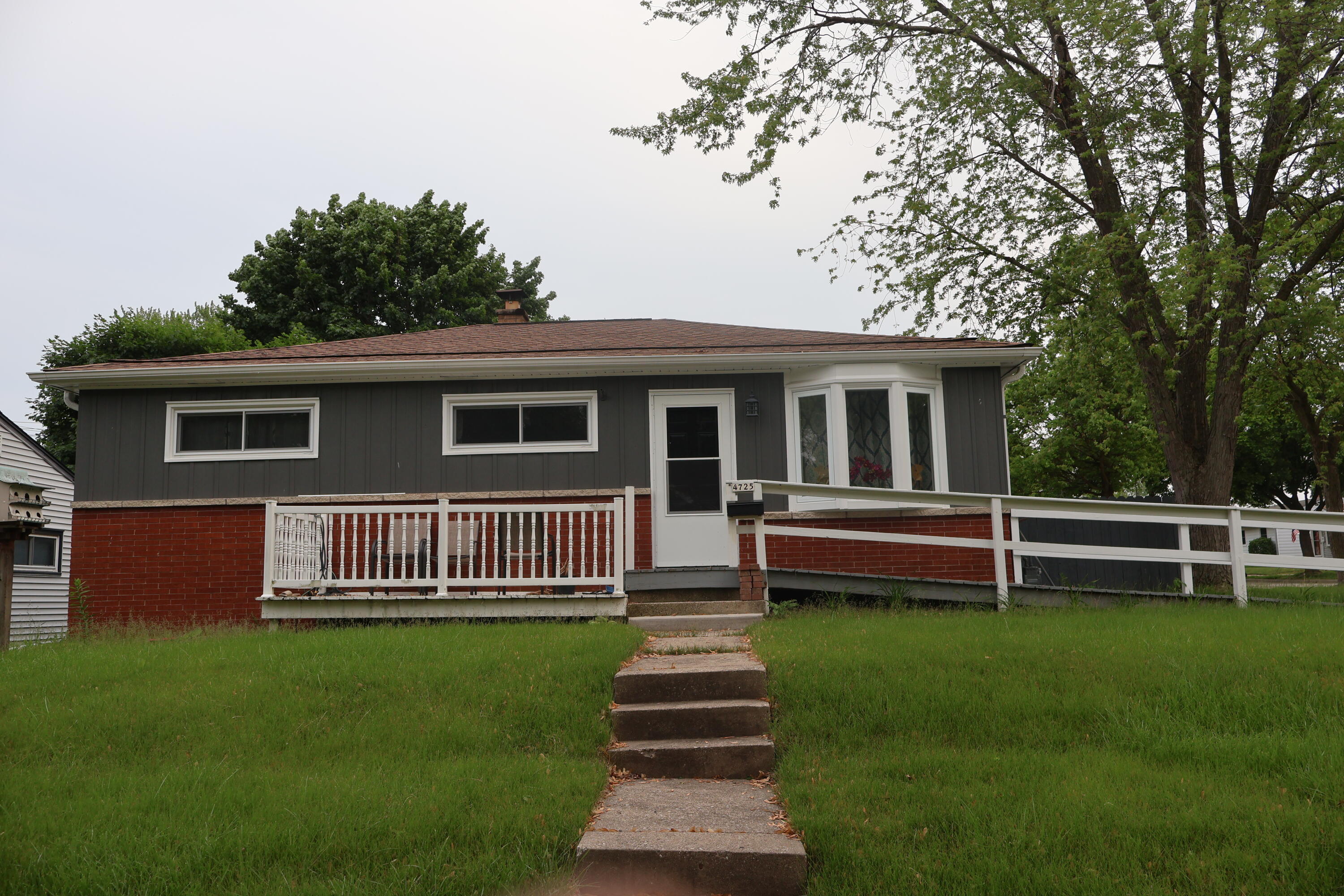 Wisconsin Lake Home for sale (MLS#: 1922100) at 4725 W Wilbur Ave, in Milwaukee, Wisconsin. (1 of 34)
