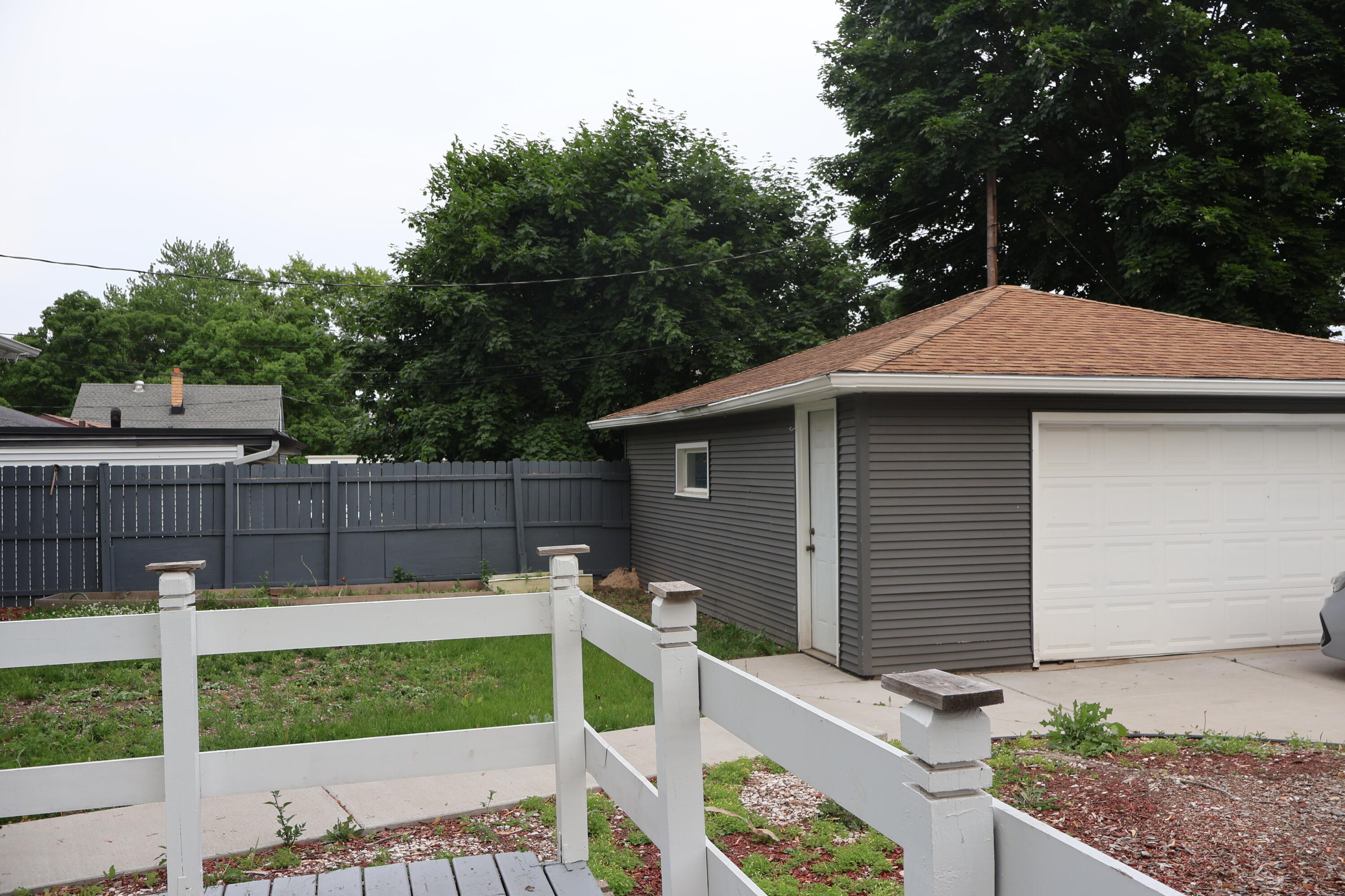 Wisconsin Lake Home for sale (MLS#: 1922100) at 4725 W Wilbur Ave, in Milwaukee, Wisconsin. (29 of 34)