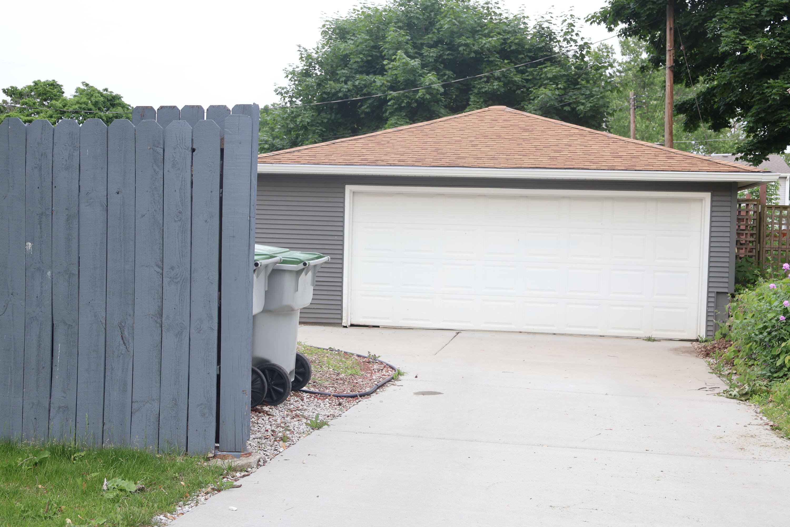Wisconsin Lake Home for sale (MLS#: 1922100) at 4725 W Wilbur Ave, in Milwaukee, Wisconsin. (30 of 34)