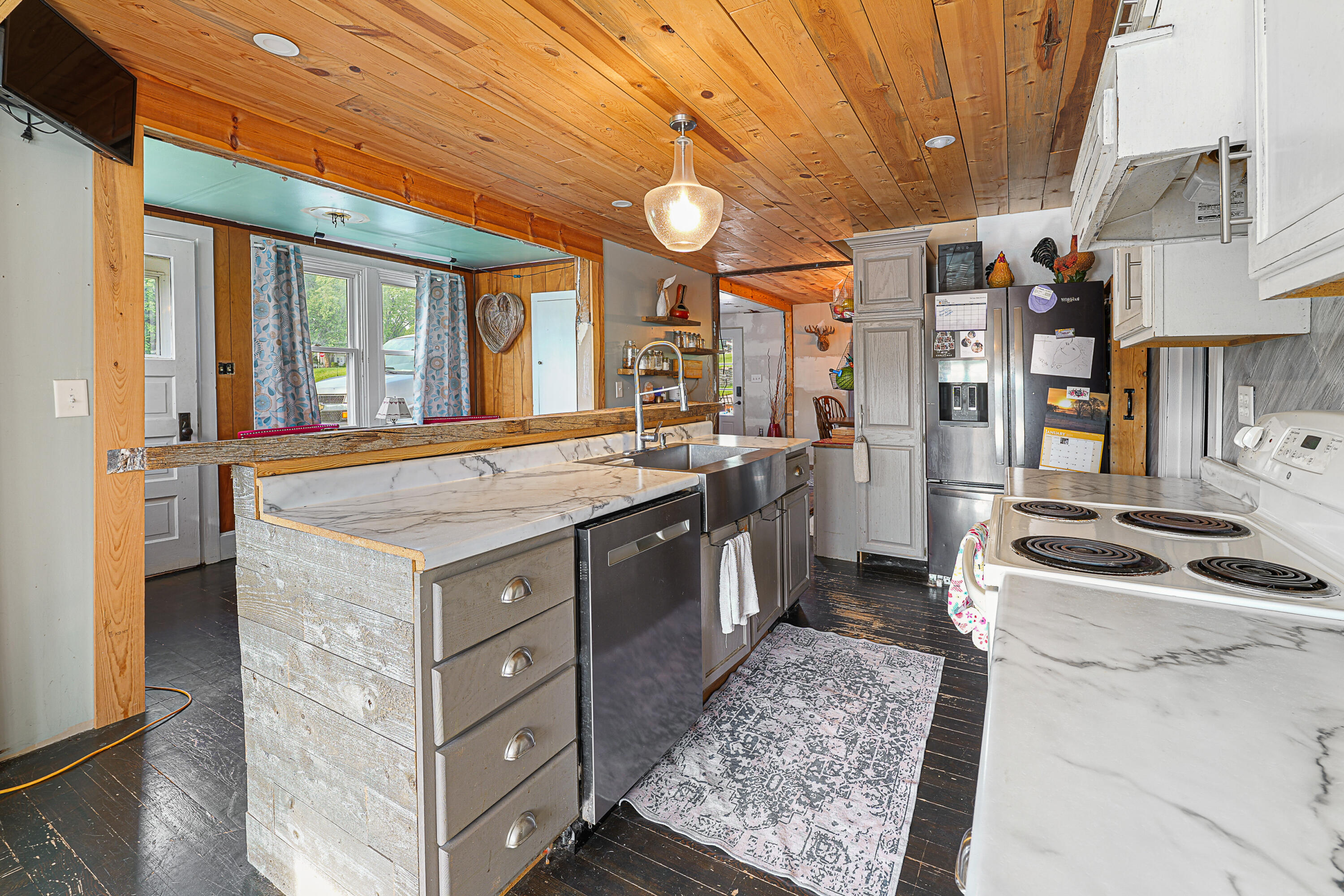 Wisconsin Lake Home for sale (MLS#: 1922114) at 21 S Elm St, in Kekoskee, Wisconsin. (7 of 15)
