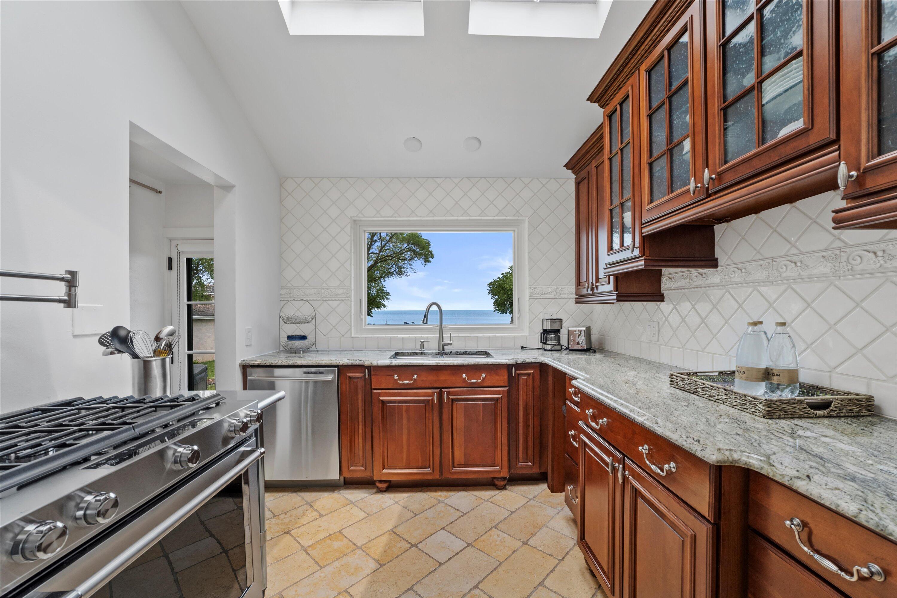 Wisconsin Lake Home for sale (MLS#: 1922147) at 9237  Lakeshore Dr, in Pleasant Prairie, Wisconsin. (13 of 39)