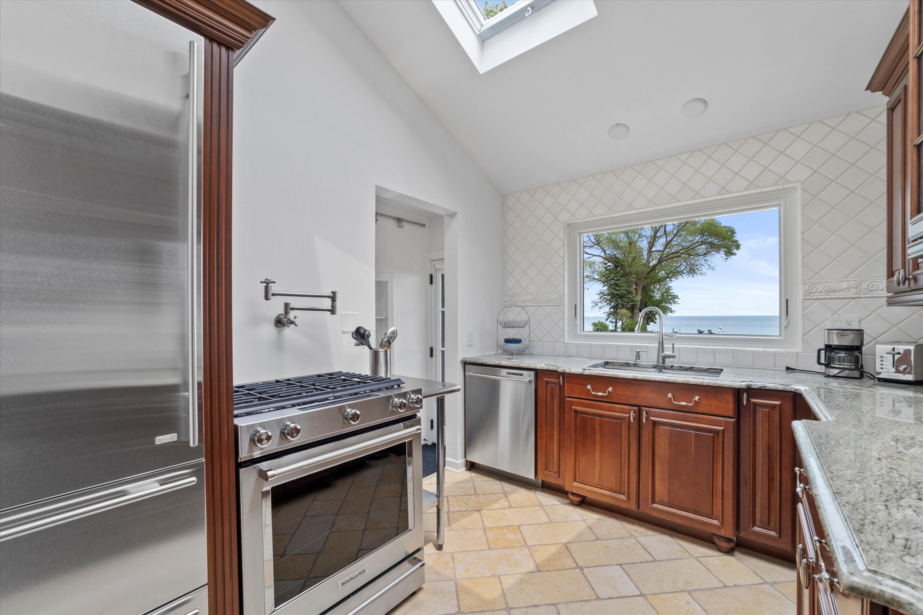 Wisconsin Lake Home for sale (MLS#: 1922147) at 9237  Lakeshore Dr, in Pleasant Prairie, Wisconsin. (15 of 39)