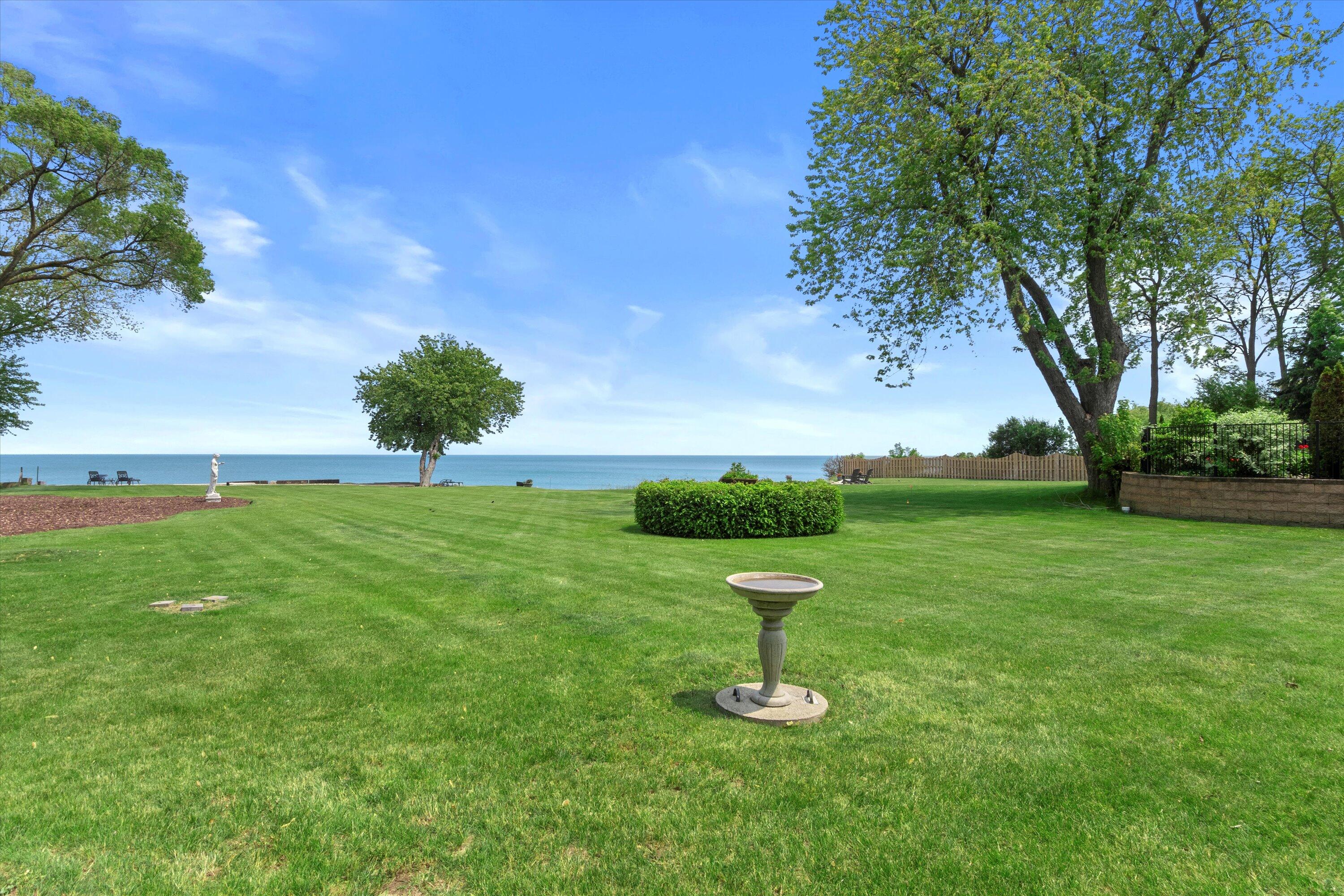 Wisconsin Lake Home for sale (MLS#: 1922147) at 9237  Lakeshore Dr, in Pleasant Prairie, Wisconsin. (34 of 39)