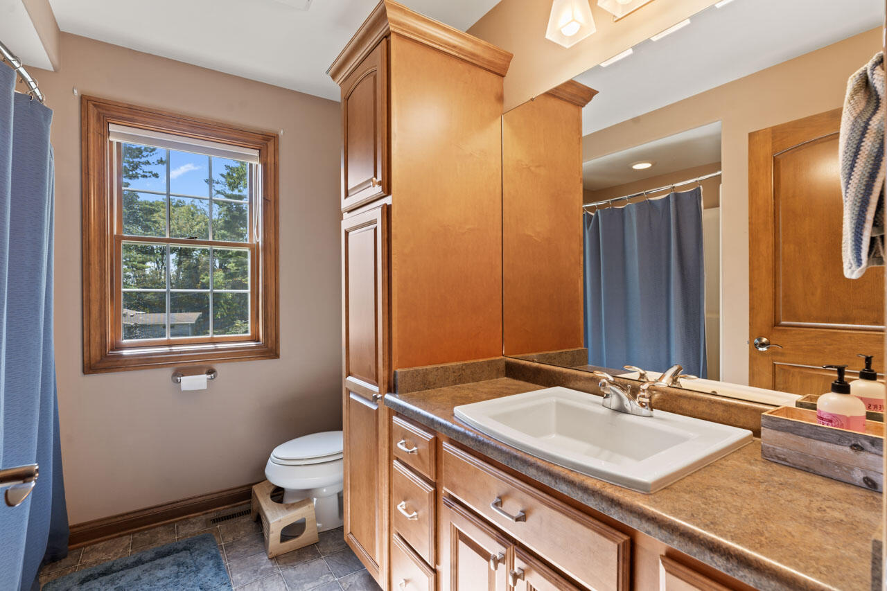 Wisconsin Lake Home for sale (MLS#: 1922233) at 6507  Willow Ct, in Waterford, Wisconsin. (33 of 60)