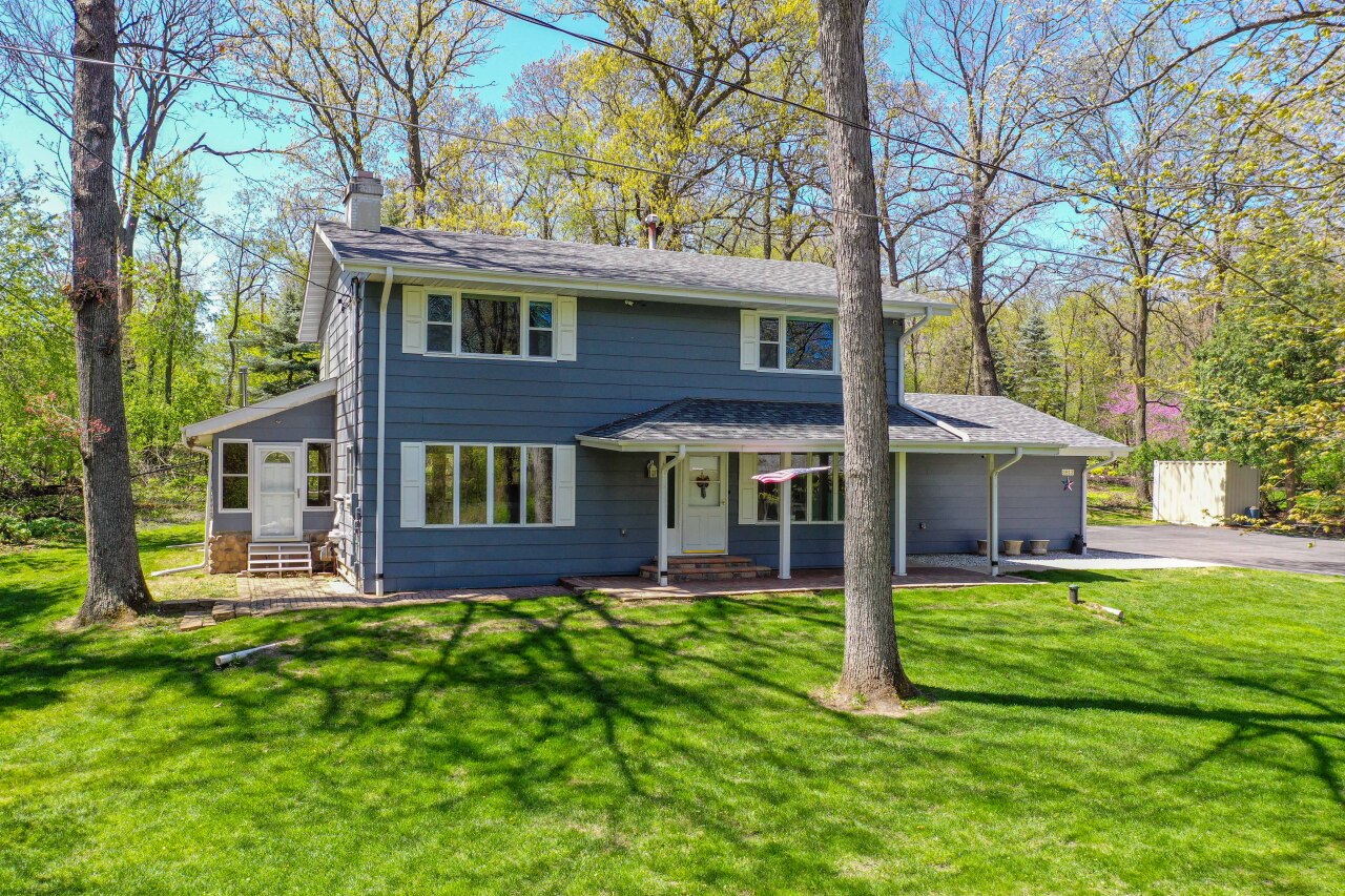 Wisconsin Lake Home for sale (MLS#: 1922505) at 2613  Glen Eyrie Ln, in Delavan, Wisconsin. (2 of 49)