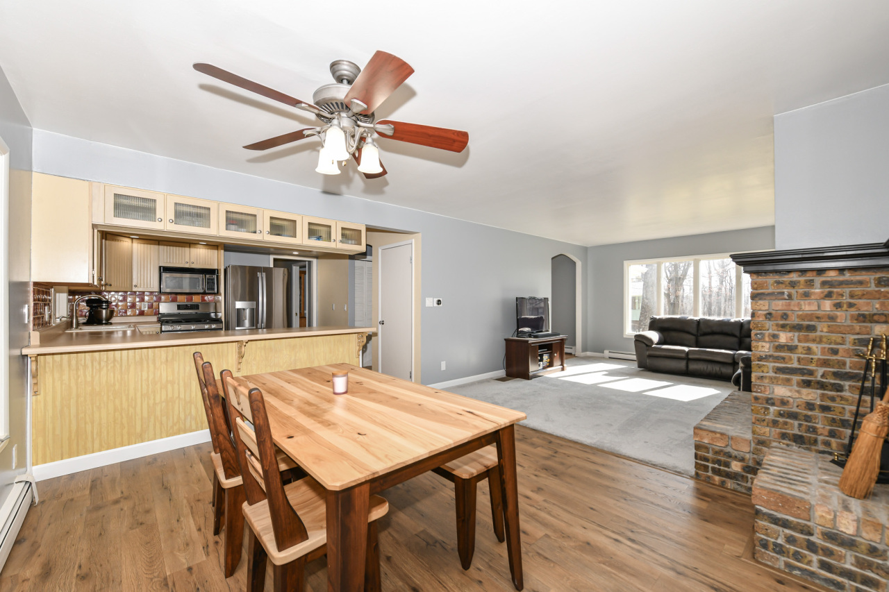 Wisconsin Lake Home for sale (MLS#: 1922505) at 2613  Glen Eyrie Ln, in Delavan, Wisconsin. (12 of 49)