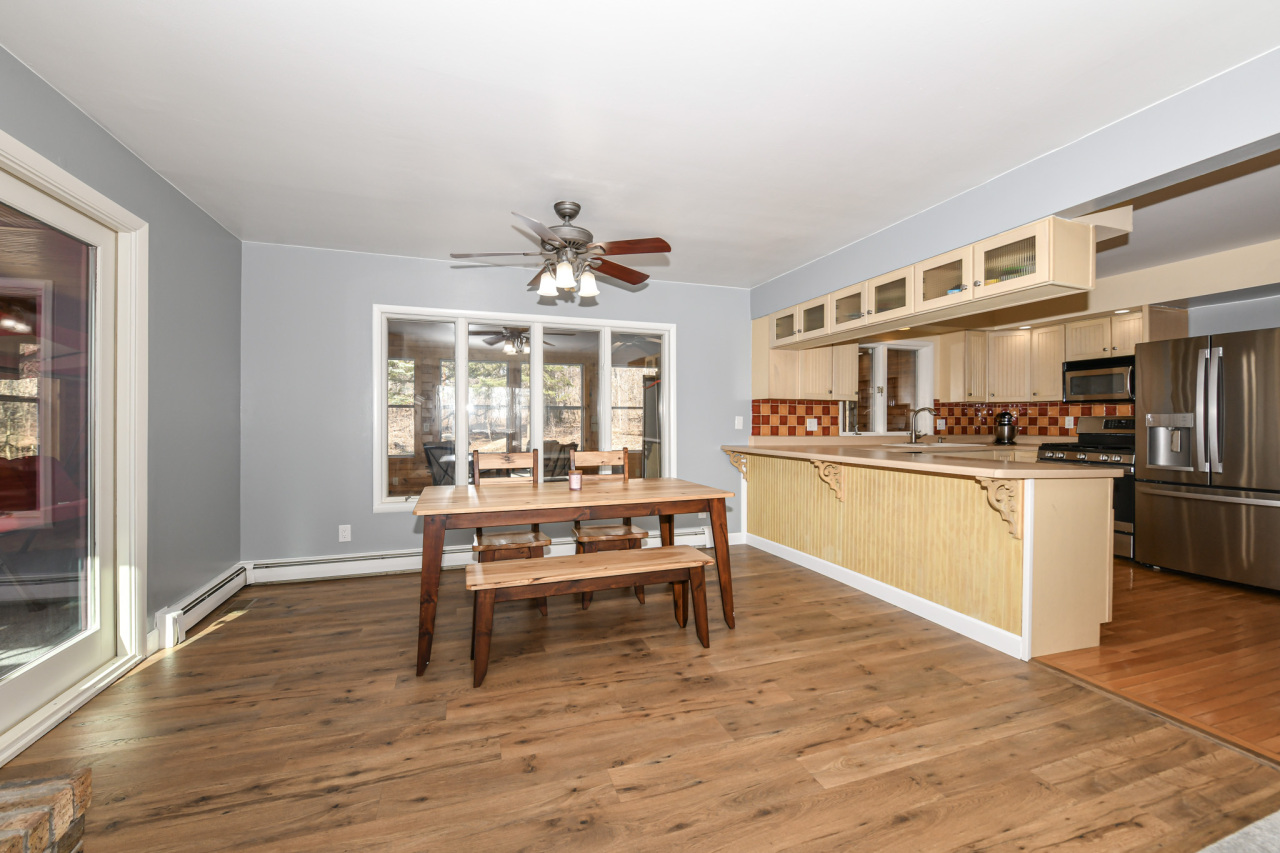 Wisconsin Lake Home for sale (MLS#: 1922505) at 2613  Glen Eyrie Ln, in Delavan, Wisconsin. (13 of 49)