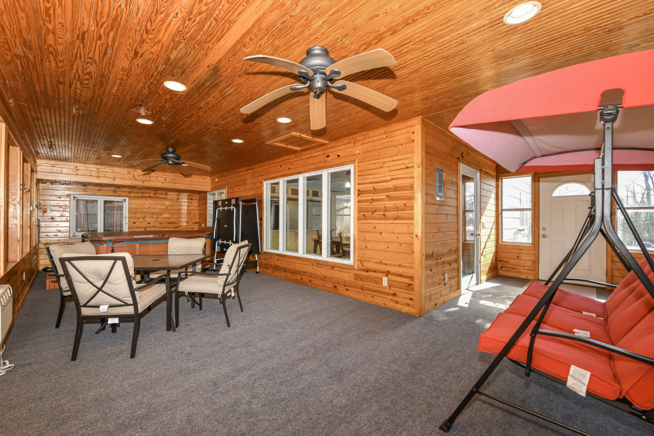 Wisconsin Lake Home for sale (MLS#: 1922505) at 2613  Glen Eyrie Ln, in Delavan, Wisconsin. (18 of 49)