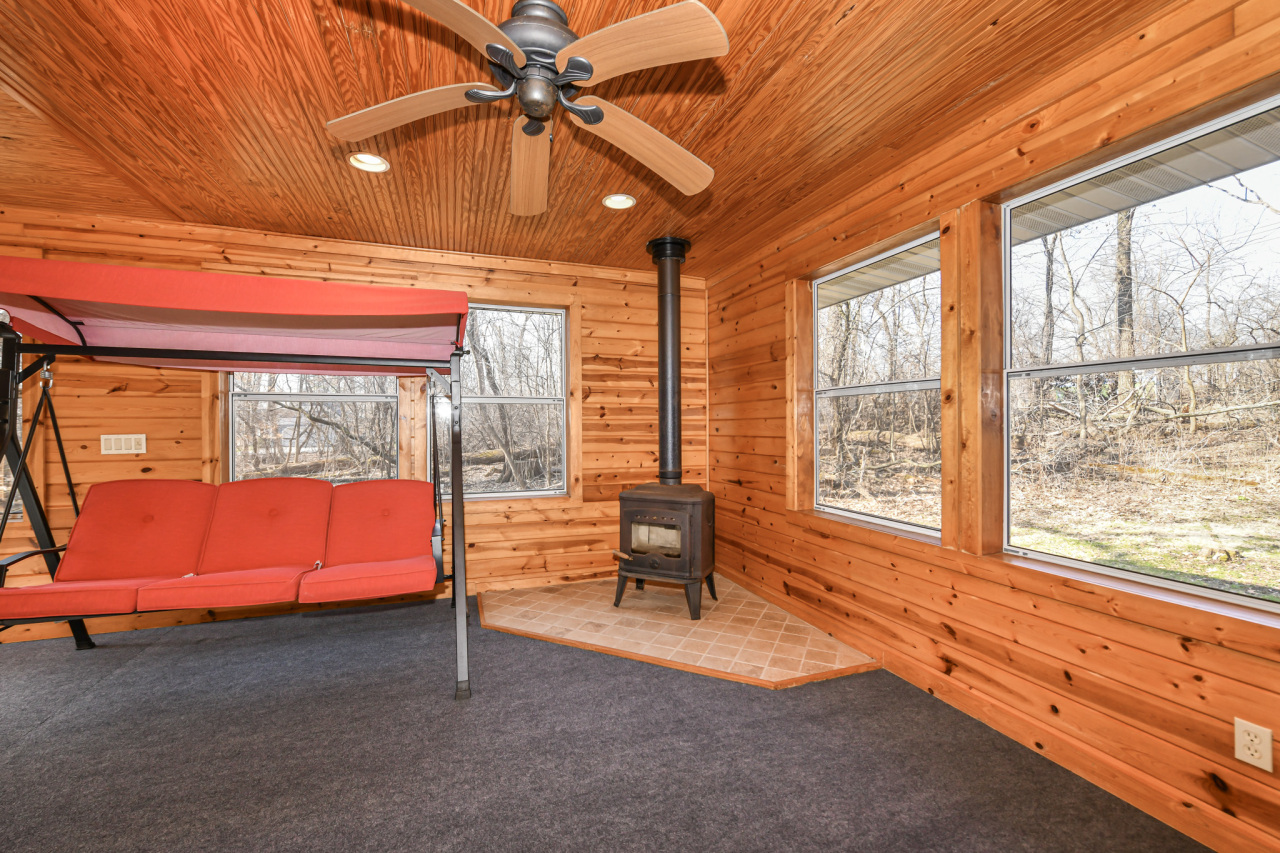 Wisconsin Lake Home for sale (MLS#: 1922505) at 2613  Glen Eyrie Ln, in Delavan, Wisconsin. (20 of 49)