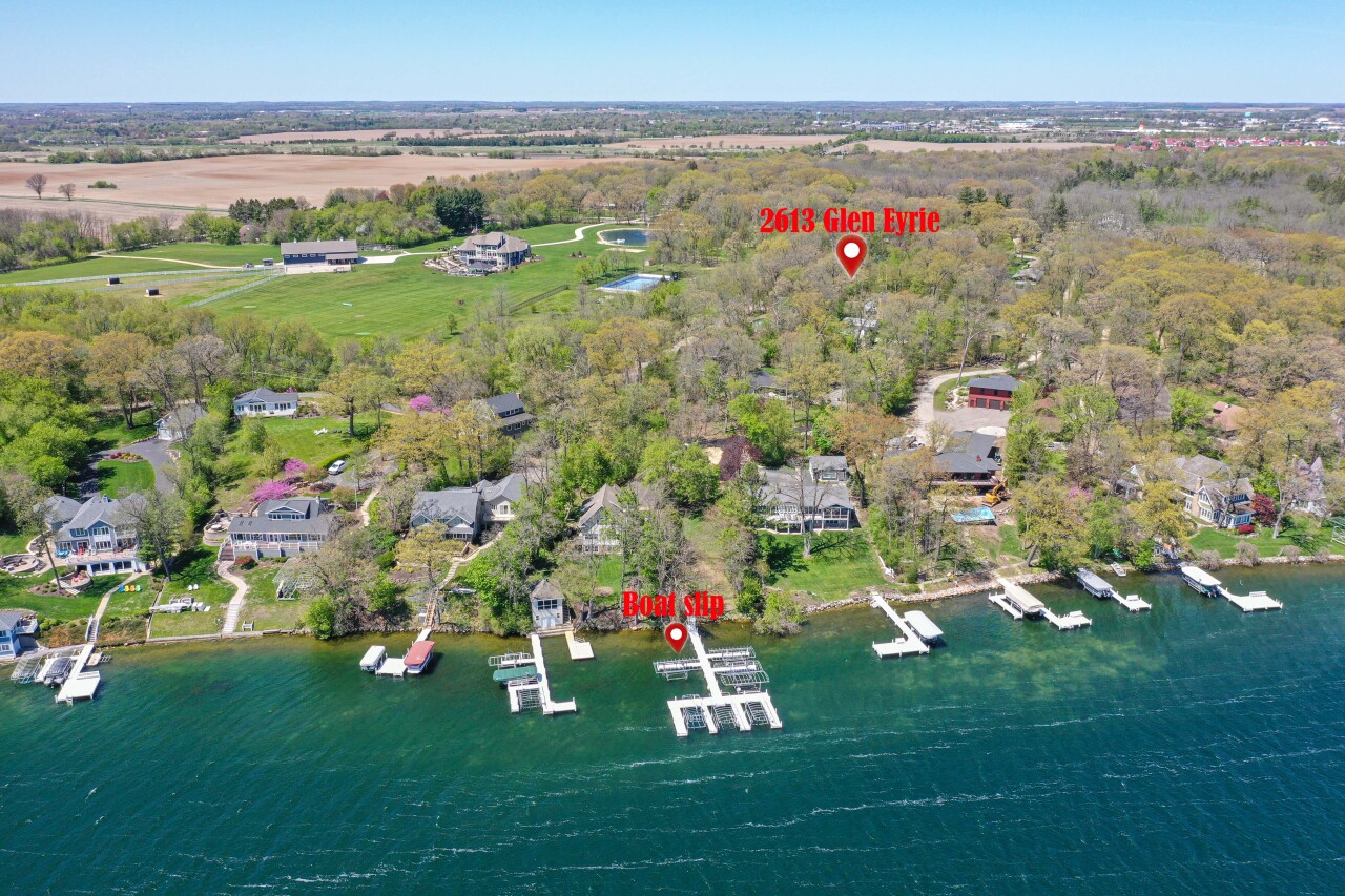 Wisconsin Lake Home for sale (MLS#: 1922505) at 2613  Glen Eyrie Ln, in Delavan, Wisconsin. (3 of 49)
